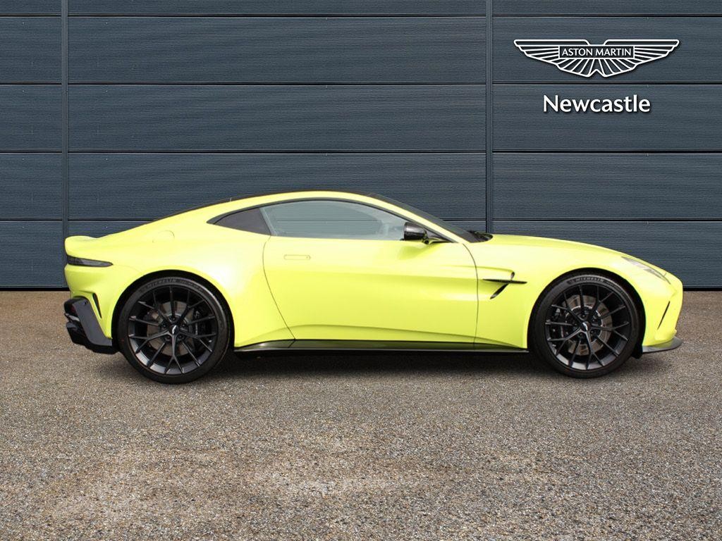 Aston Martin Vantage Image 13