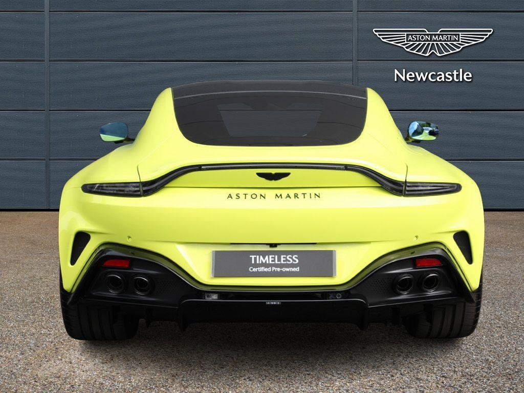 Aston Martin Vantage Image 15