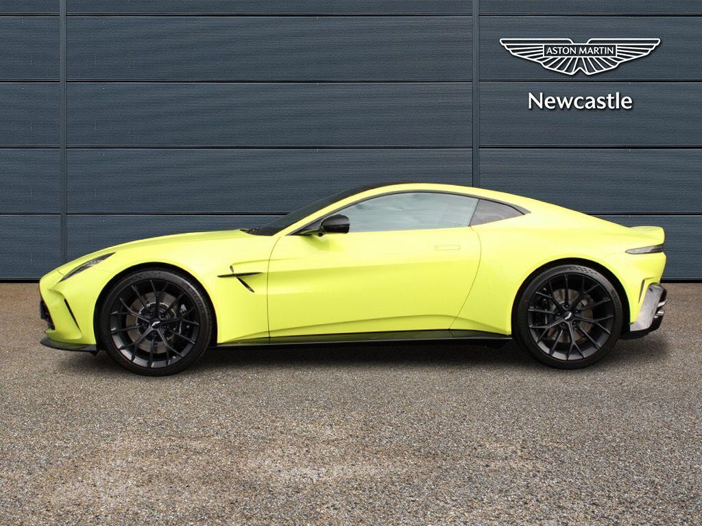 Aston Martin Vantage Image 16