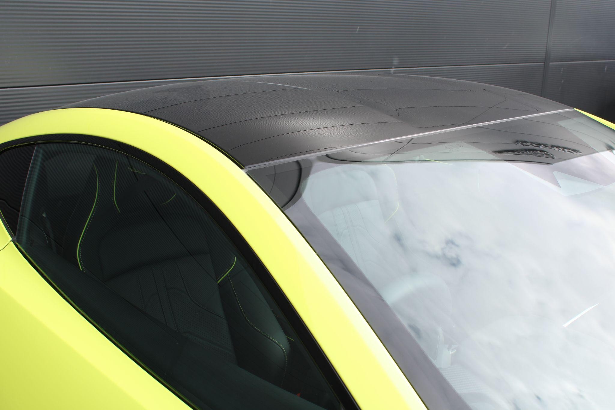 Aston Martin Vantage Image 22