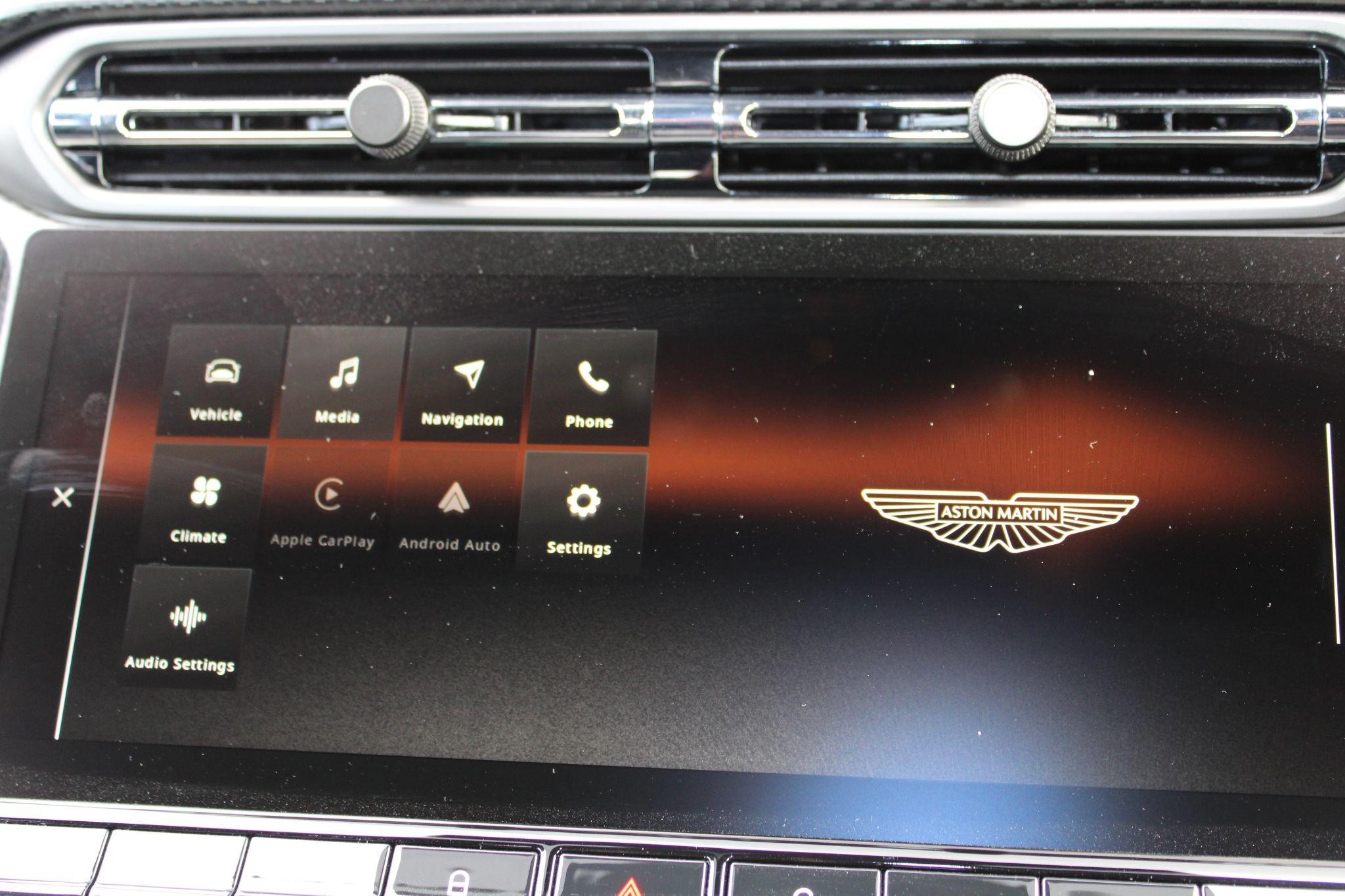 Aston Martin Vantage Image 26