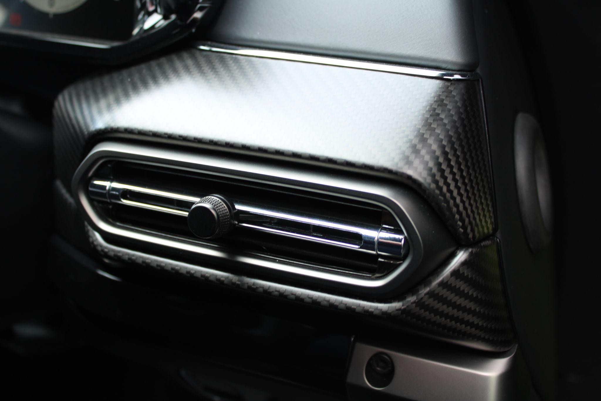 Aston Martin Vantage Image 27