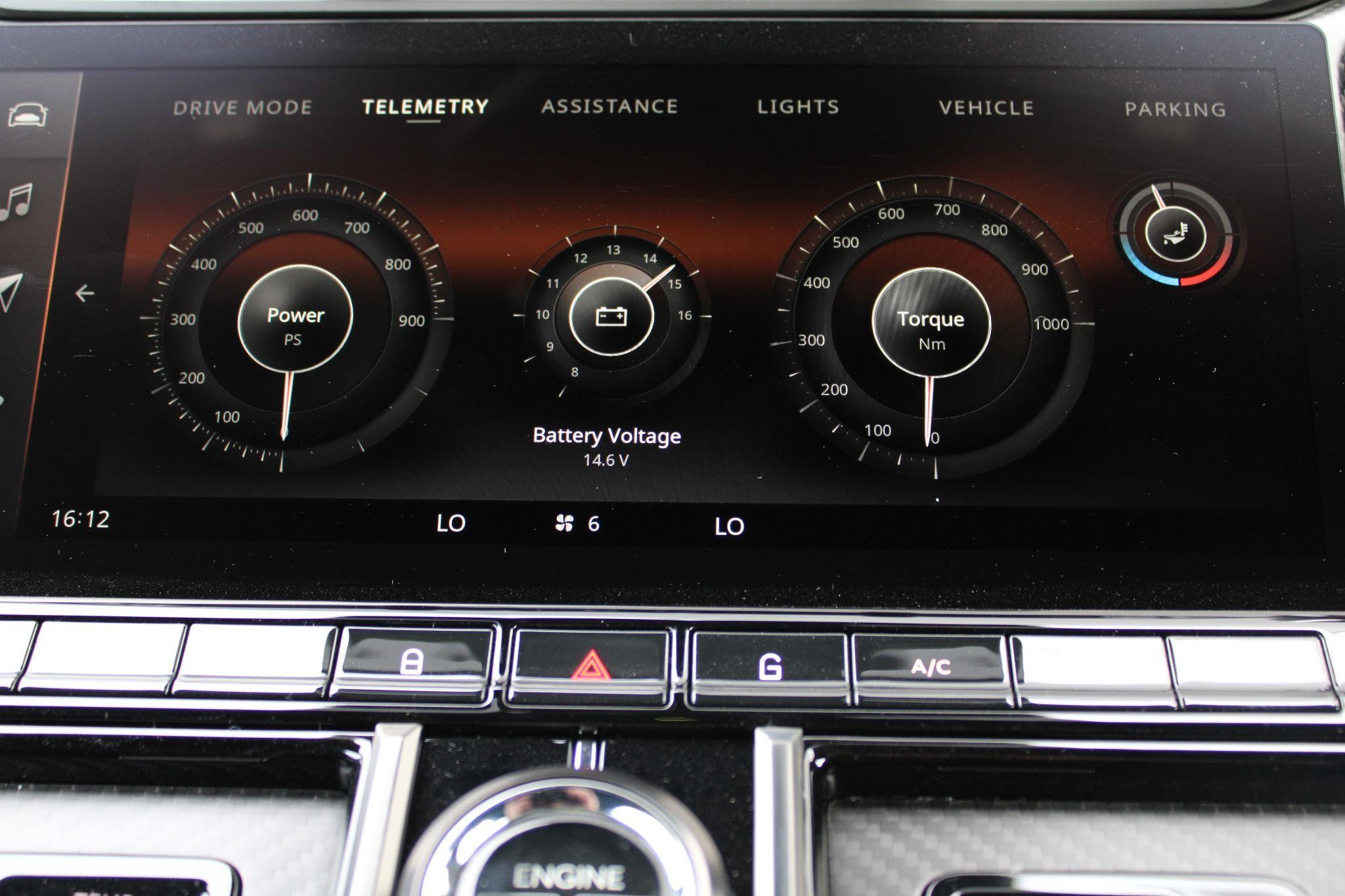 Aston Martin Vantage Image 30
