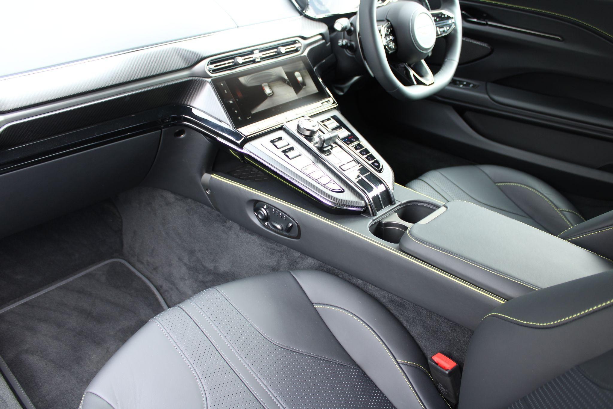 Aston Martin Vantage Image 35
