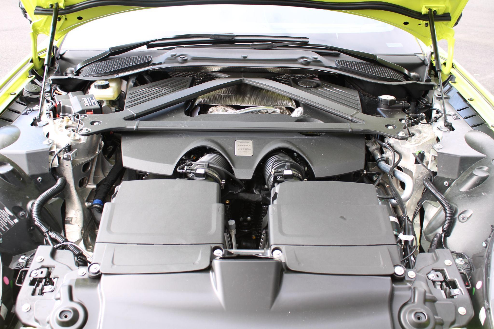 Aston Martin Vantage Image 40