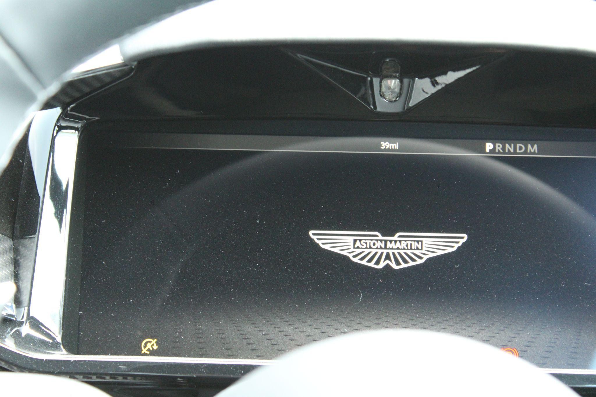 Aston Martin Vantage Image 43