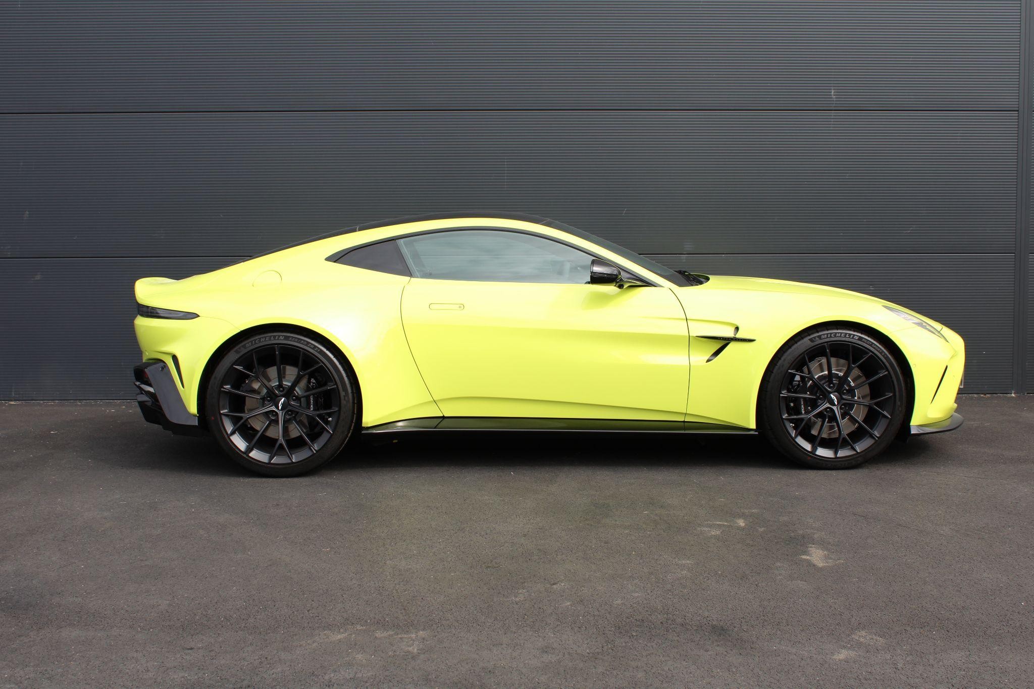 Aston Martin Vantage Image 45