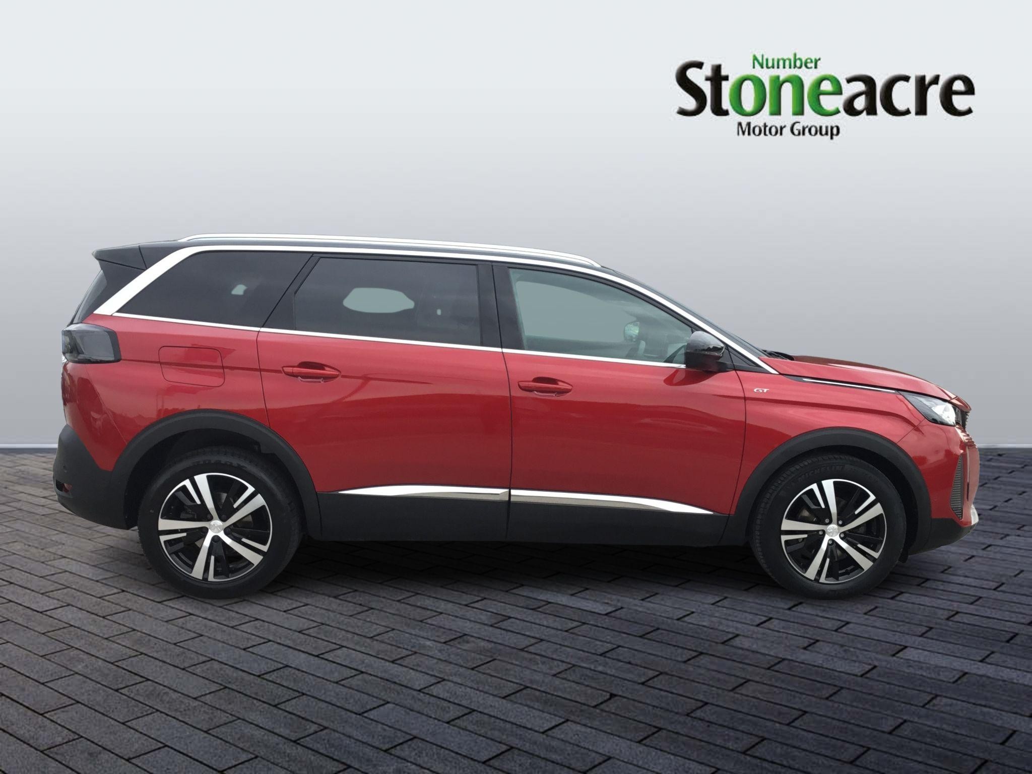 Peugeot 5008 Image 2
