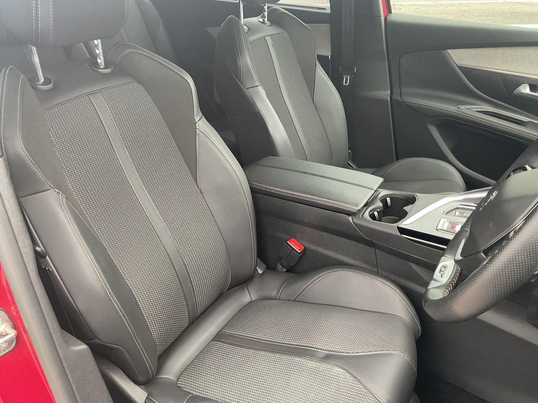 Peugeot 5008 Image 14