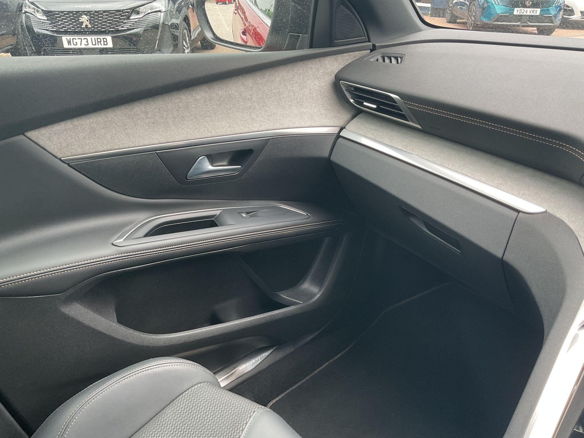 Peugeot 5008 Image 36