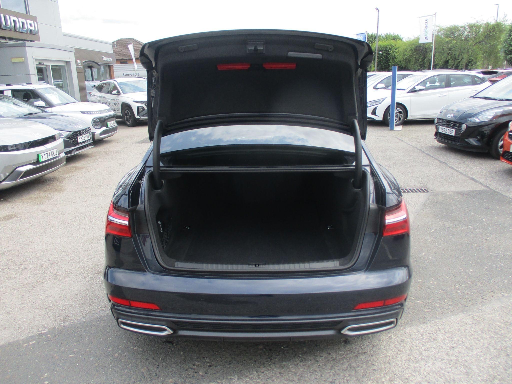 Audi A6 Saloon Image 9