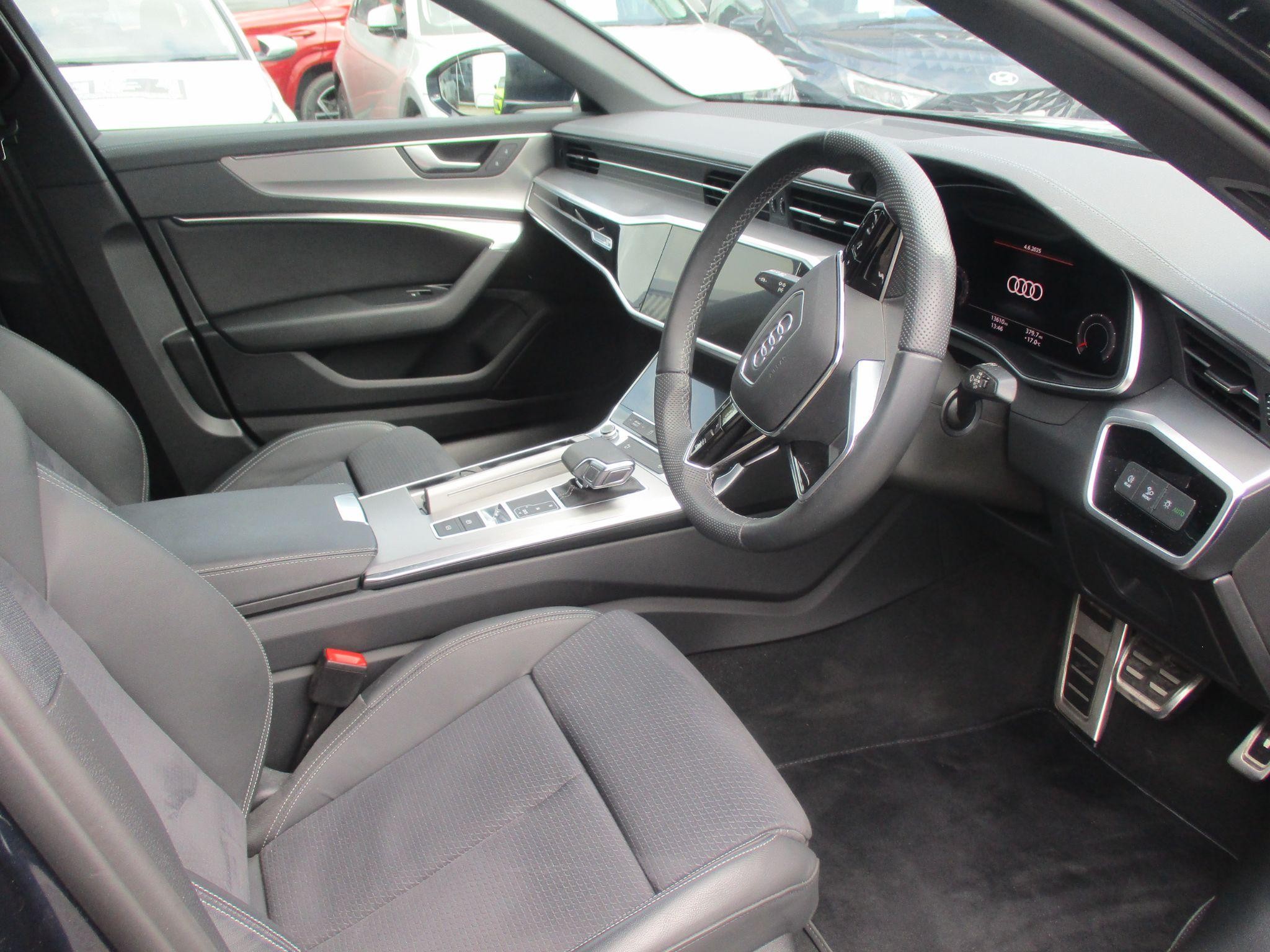 Audi A6 Saloon Image 11