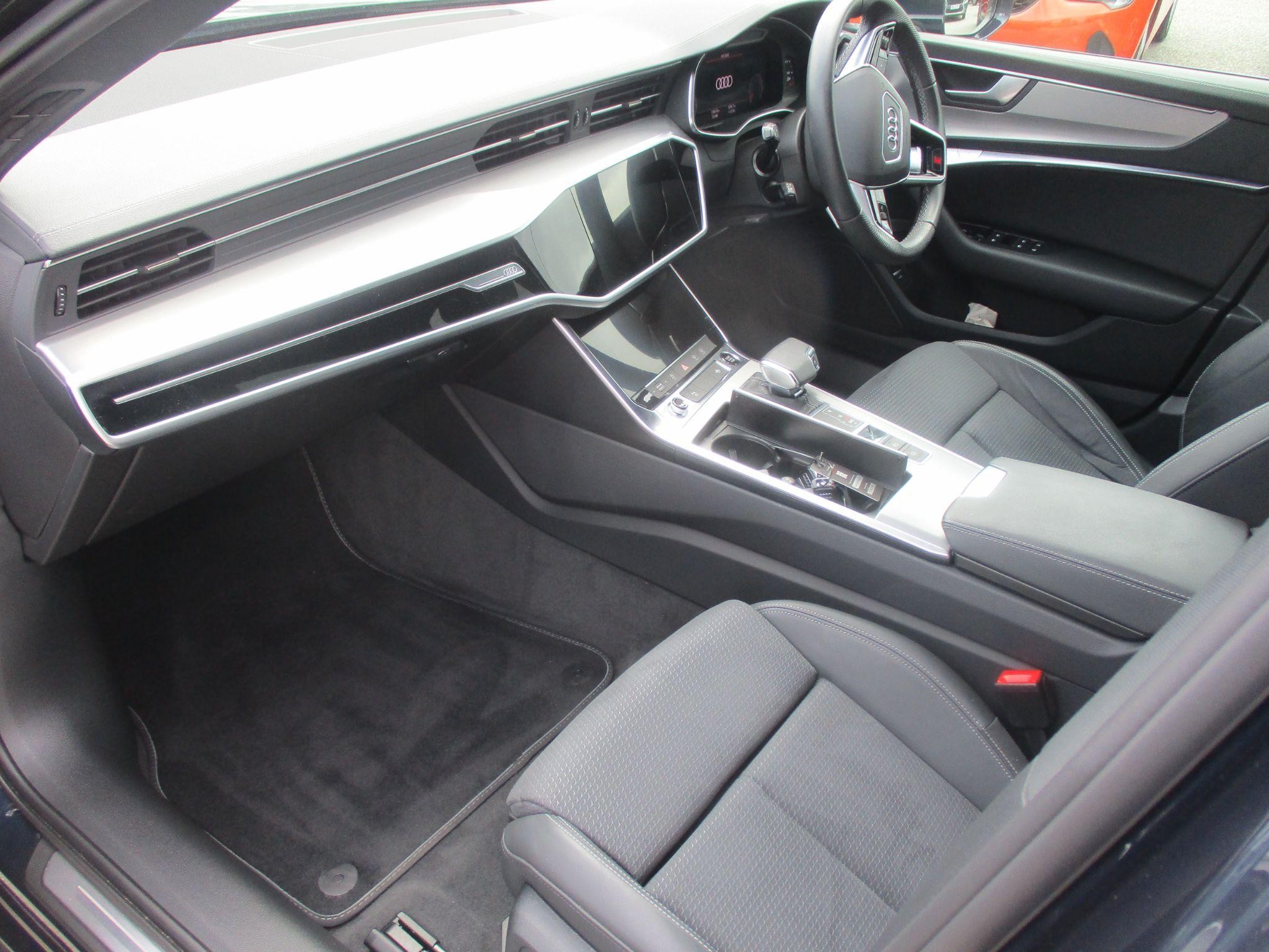 Audi A6 Saloon Image 12