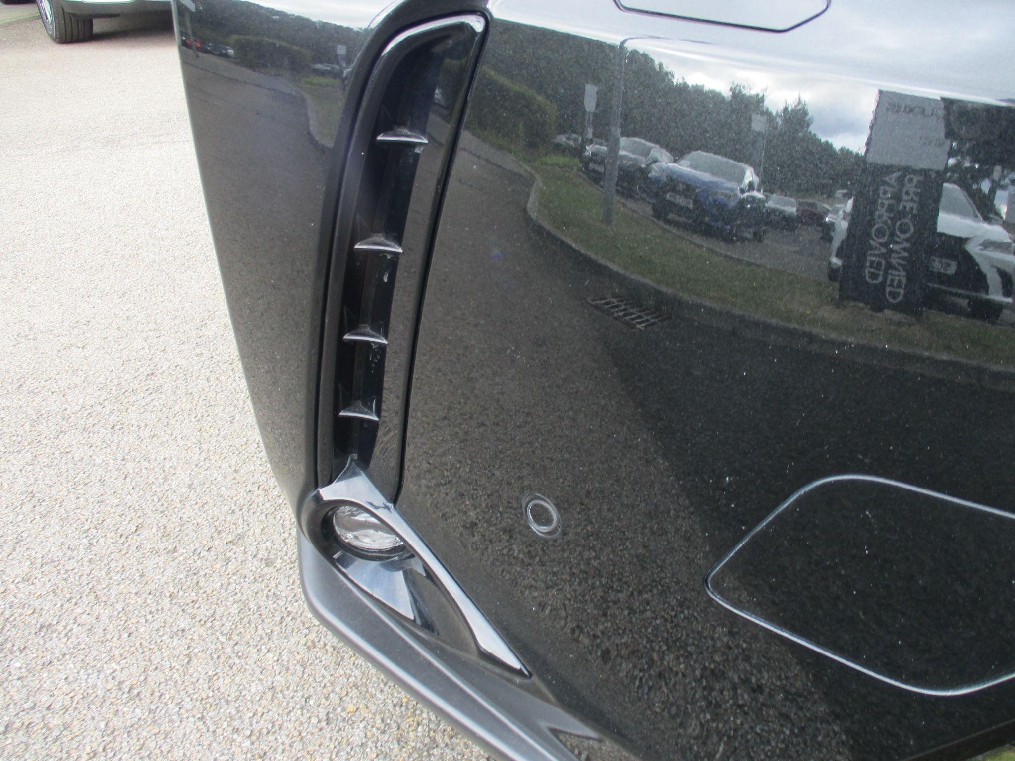 Lexus UX Self-Charging Hybrid Image 12