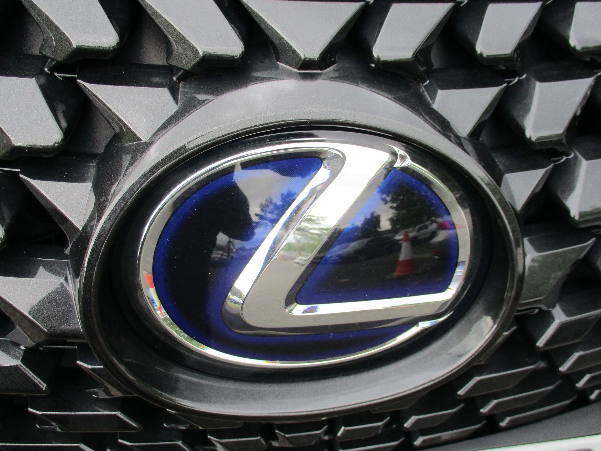 Lexus UX Self-Charging Hybrid Image 13