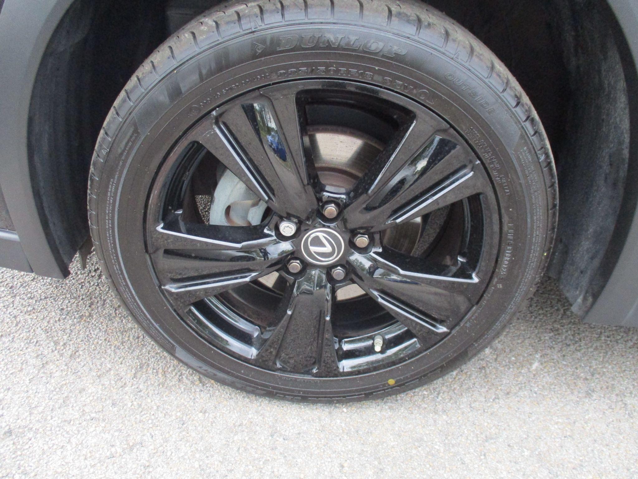 Lexus UX Self-Charging Hybrid Image 14
