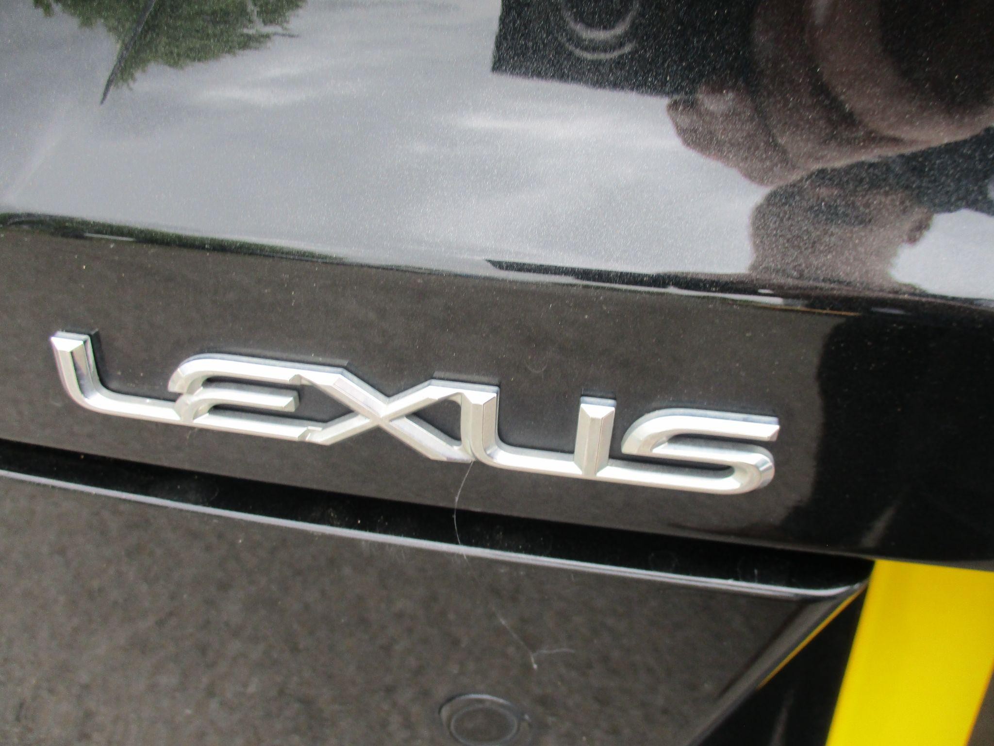 Lexus UX Self-Charging Hybrid Image 16