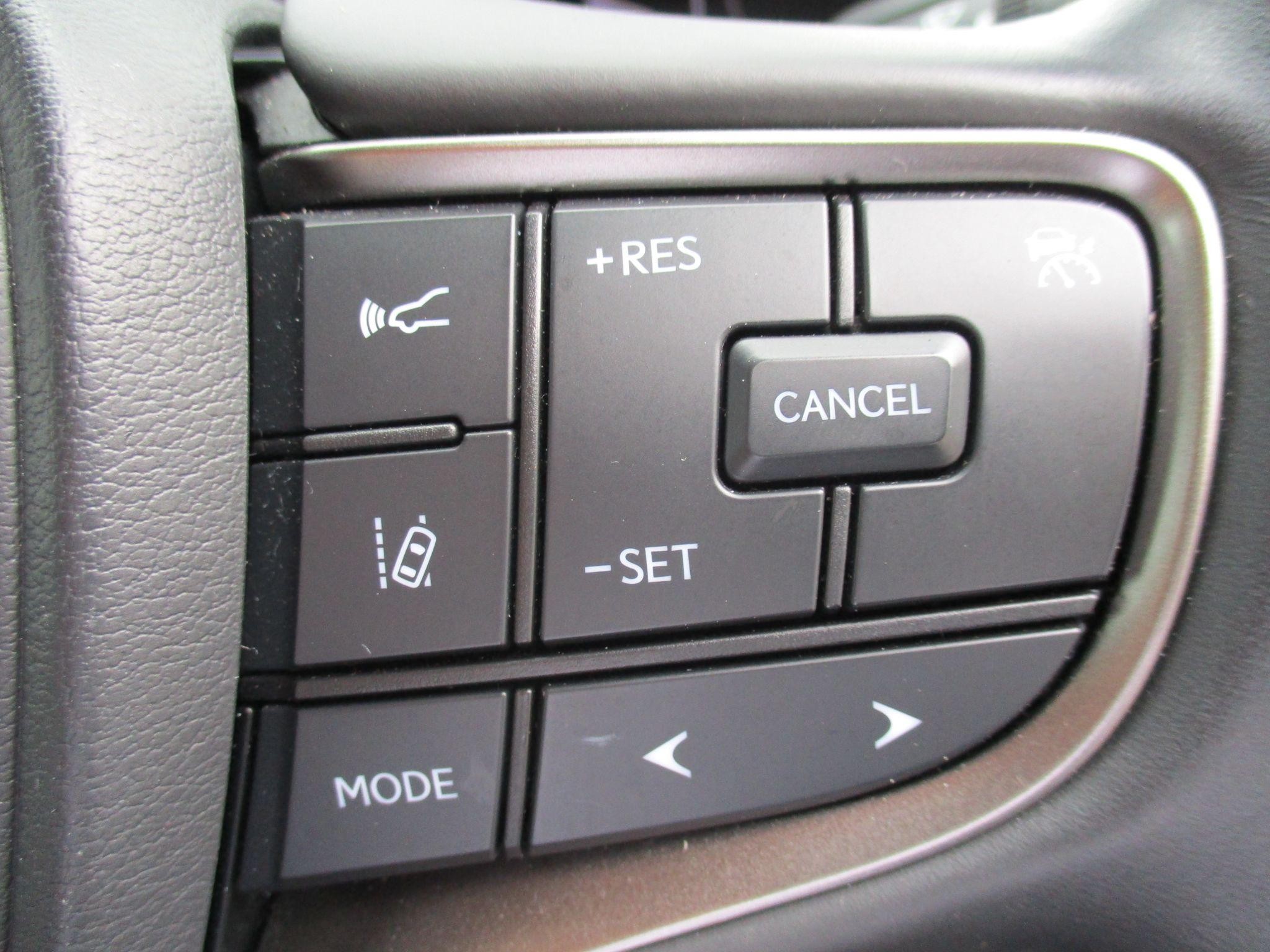 Lexus UX Self-Charging Hybrid Image 24