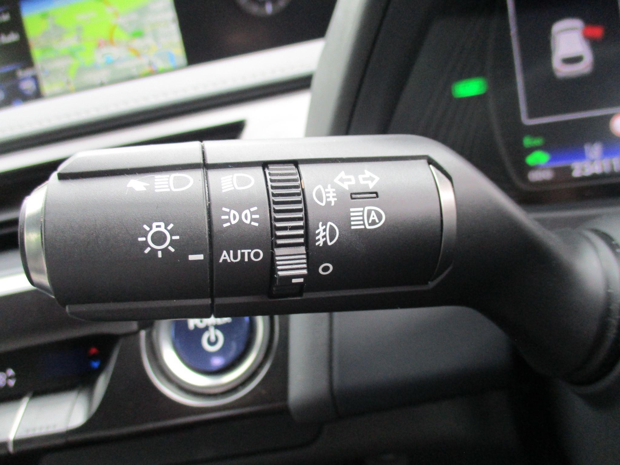 Lexus UX Self-Charging Hybrid Image 26