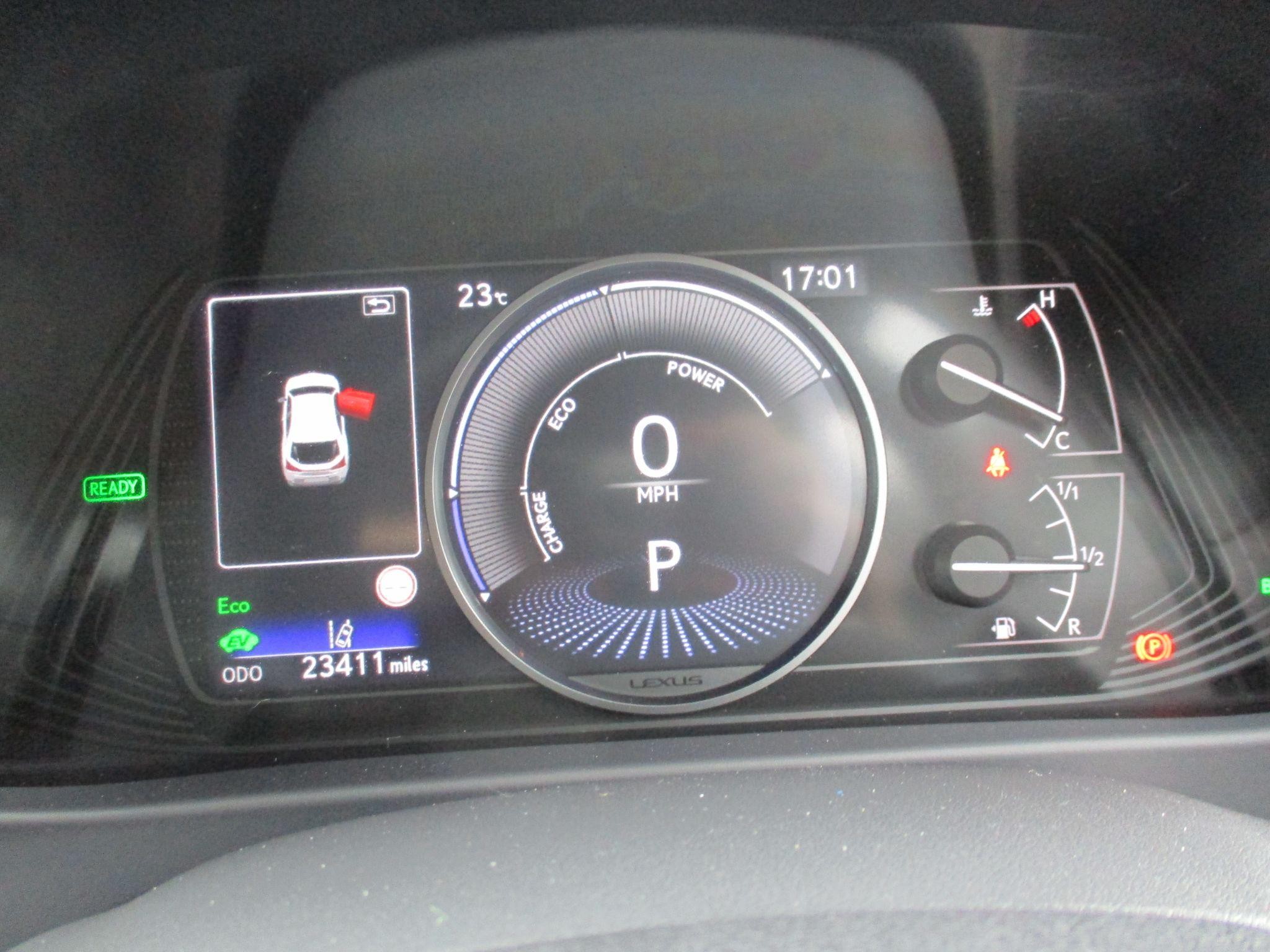 Lexus UX Self-Charging Hybrid Image 28