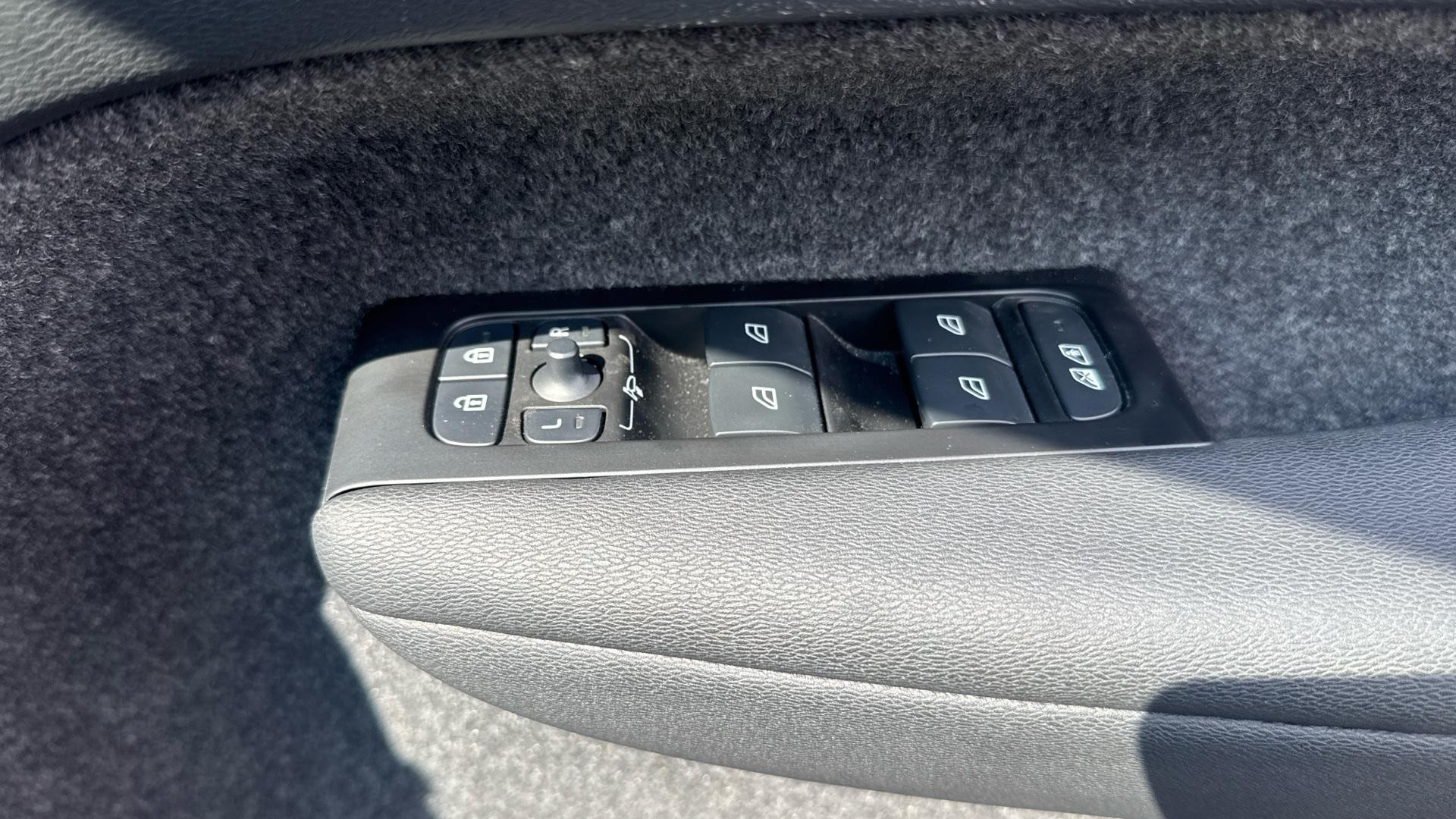 Volvo C40 Image 23