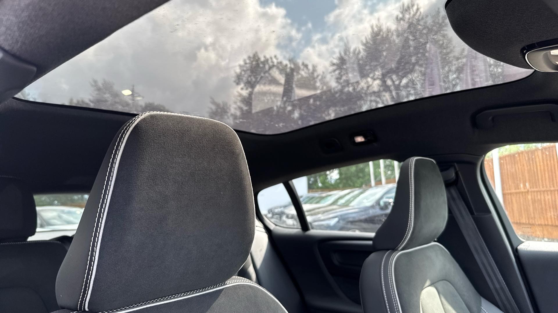 Volvo C40 Image 29