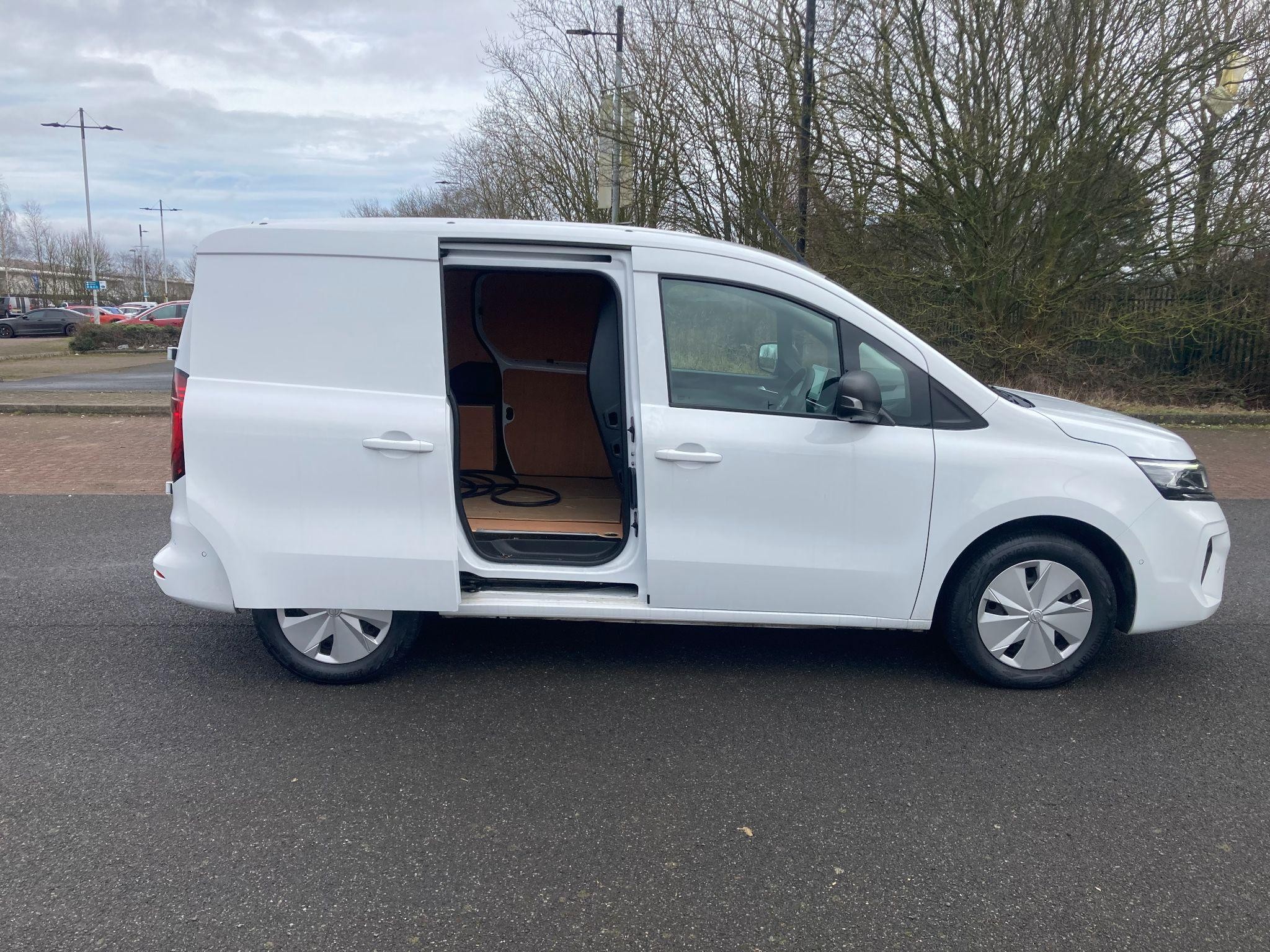 Nissan Townstar Image 11
