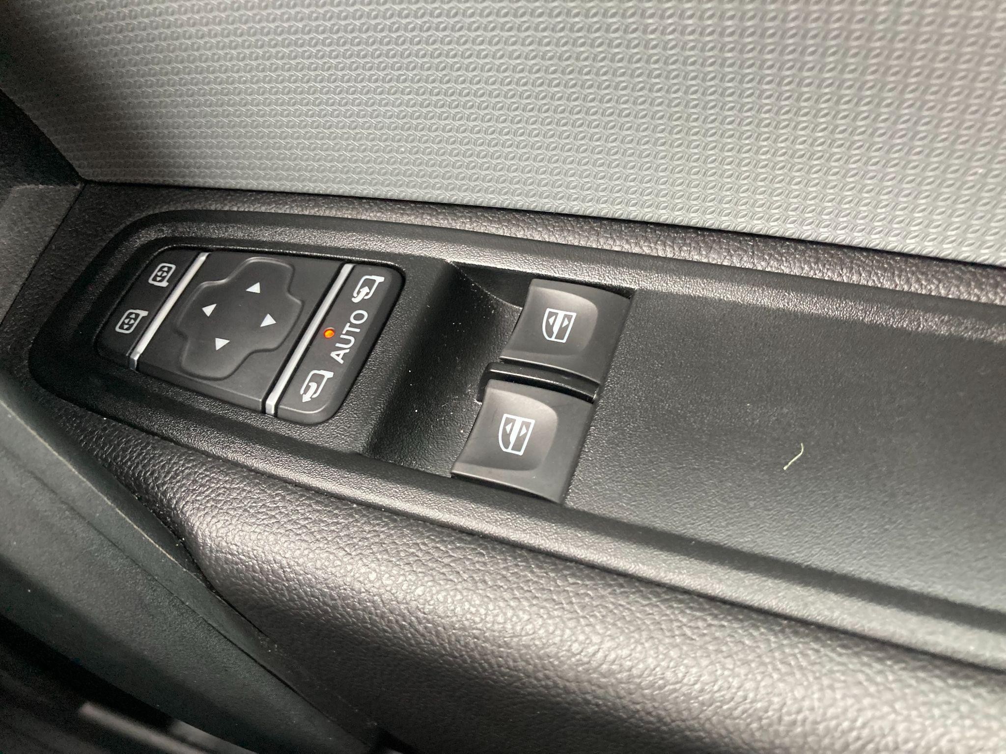 Nissan Townstar Image 12