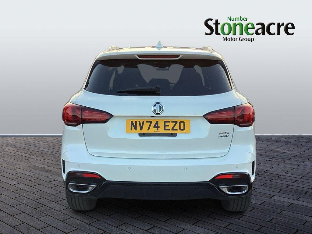 MG HS Plug-In Hybrid Image 8