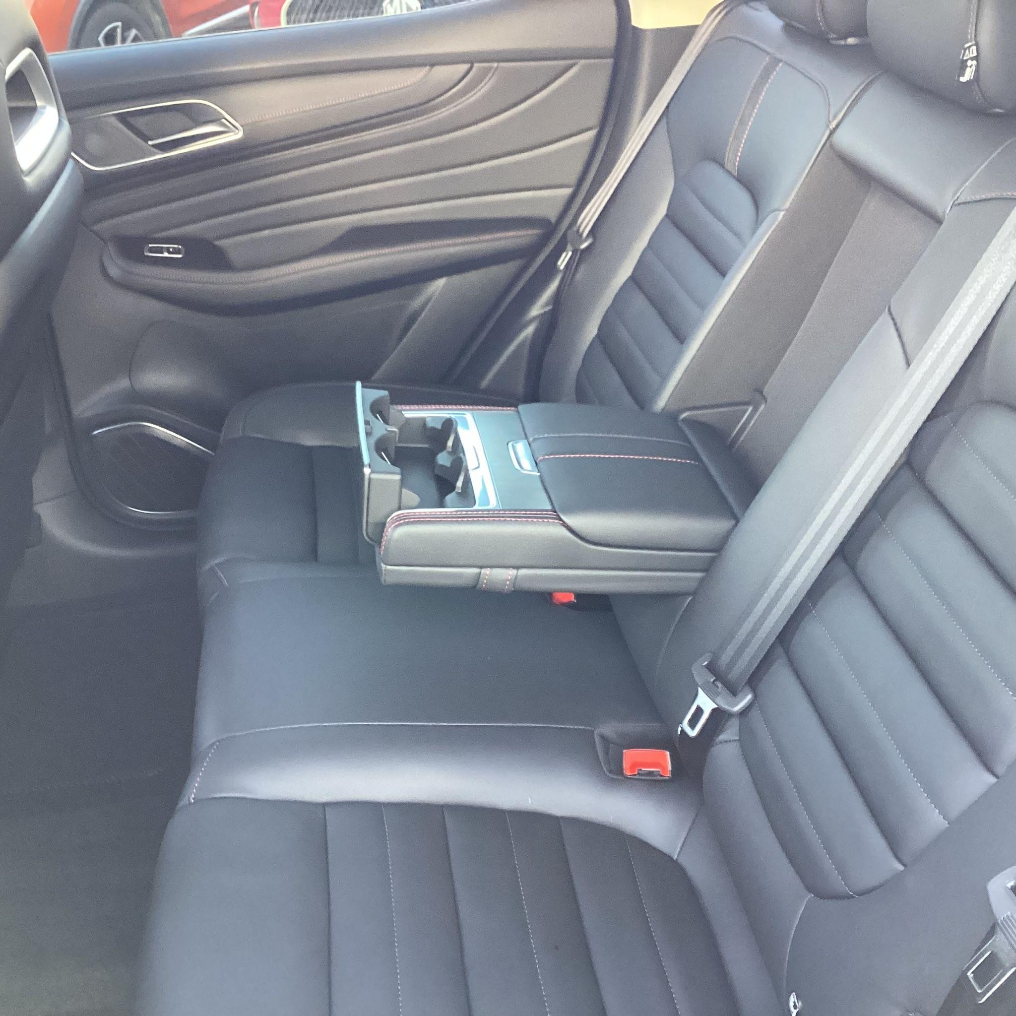 MG HS Plug-In Hybrid Image 21