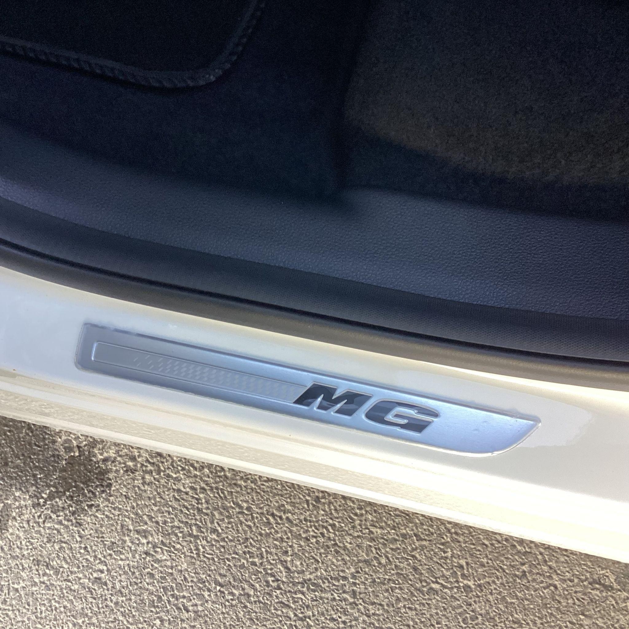 MG HS Plug-In Hybrid Image 23