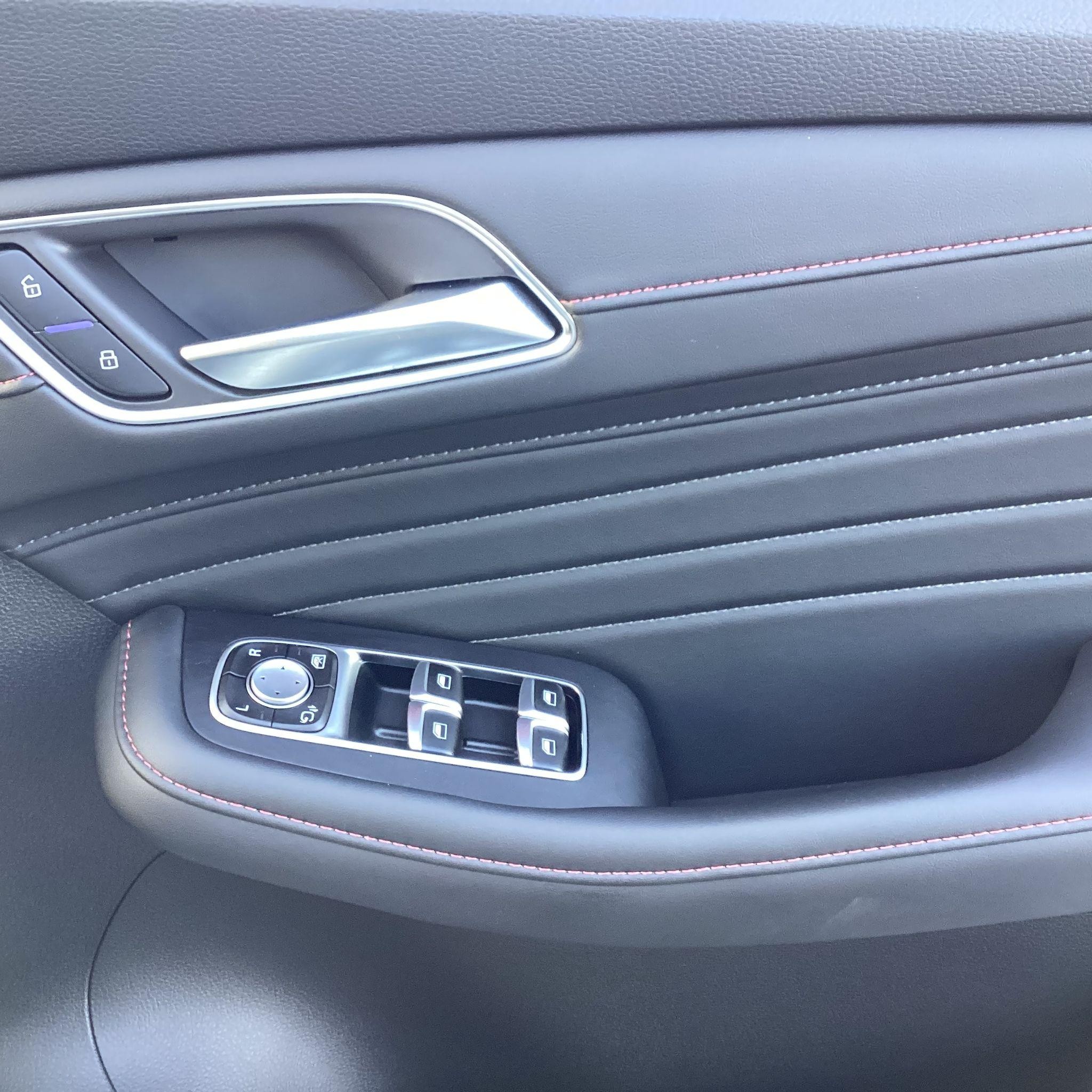 MG HS Plug-In Hybrid Image 27