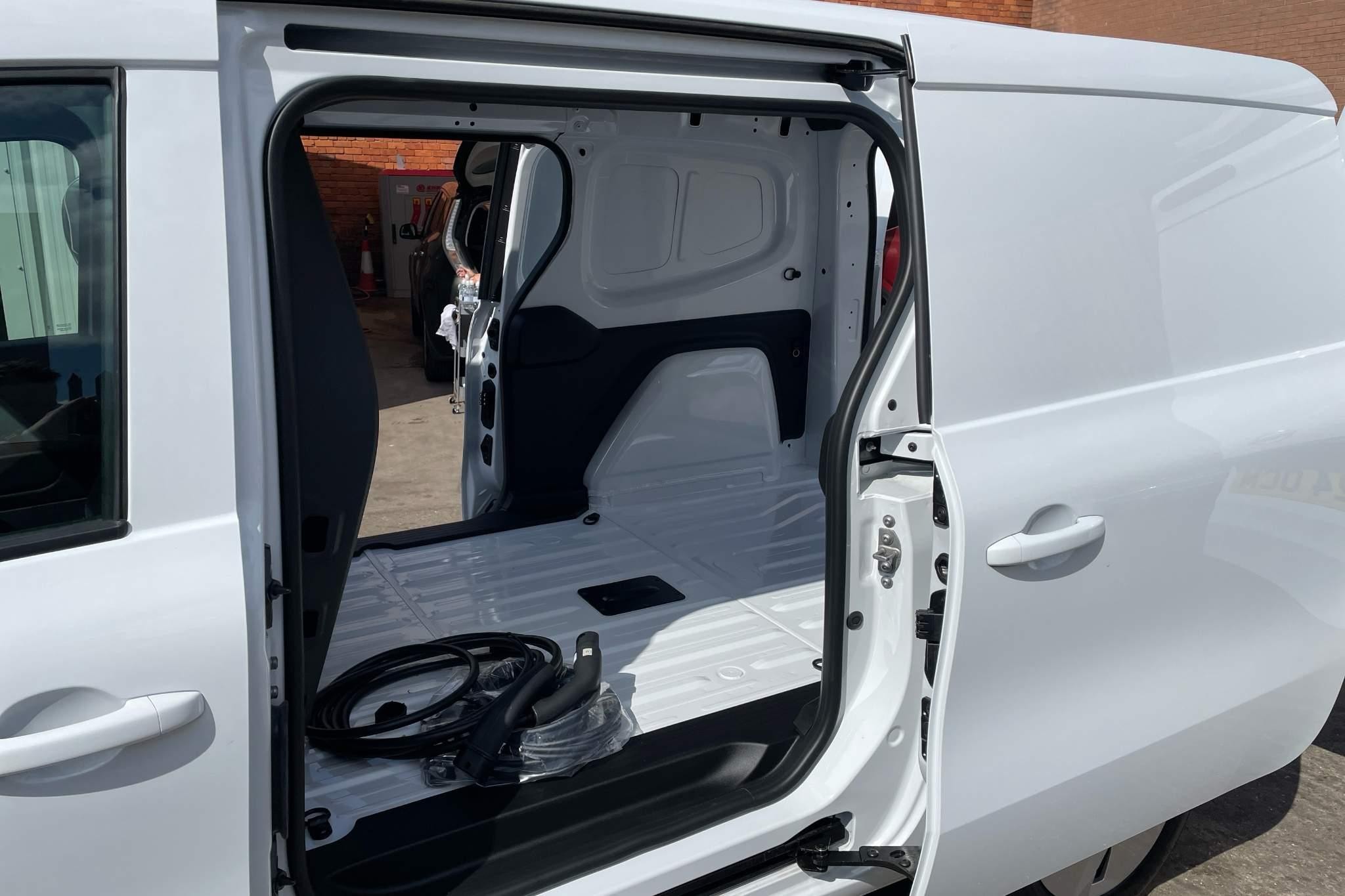 Nissan Townstar Image 38