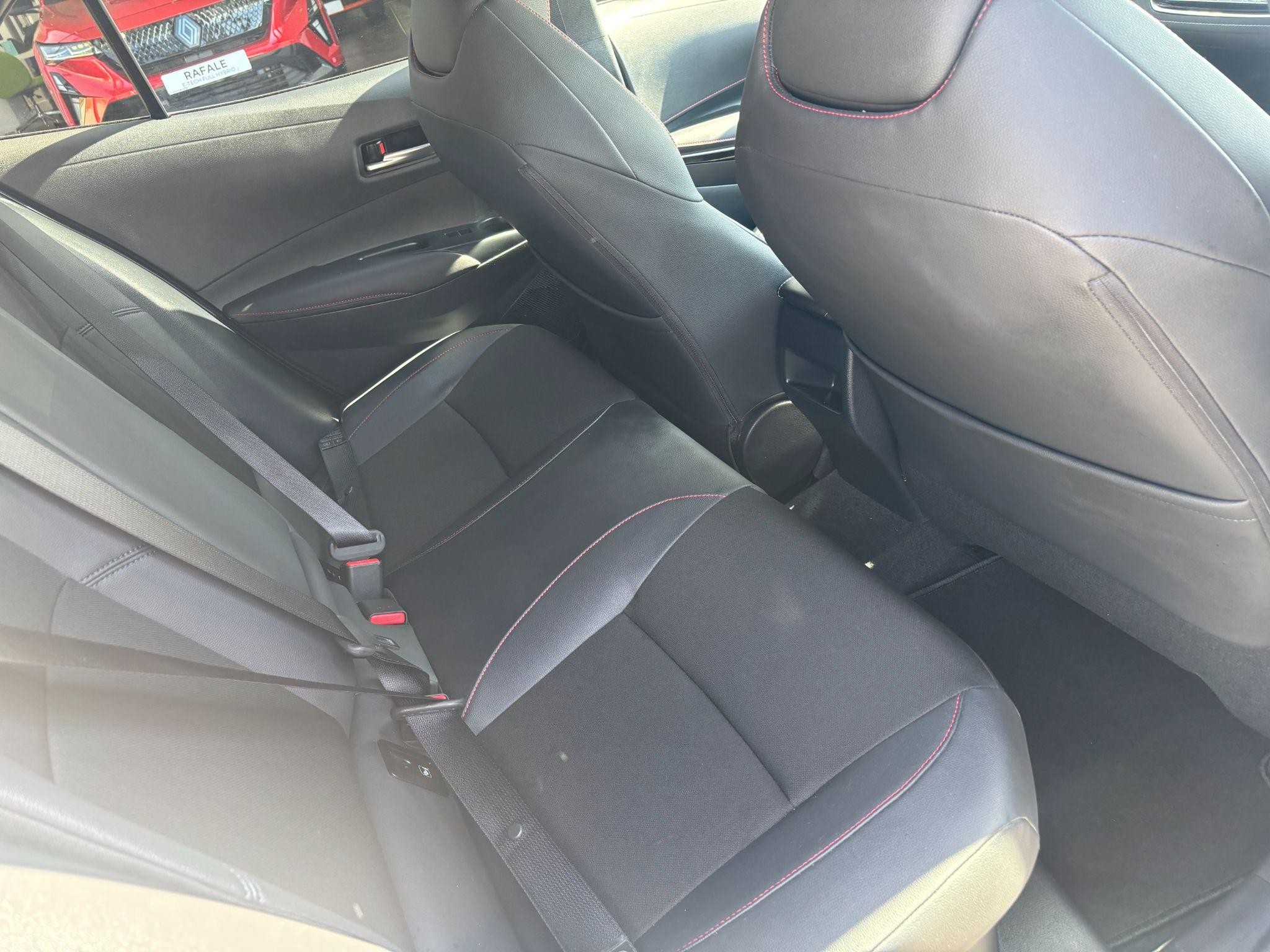 Toyota Corolla Image 12