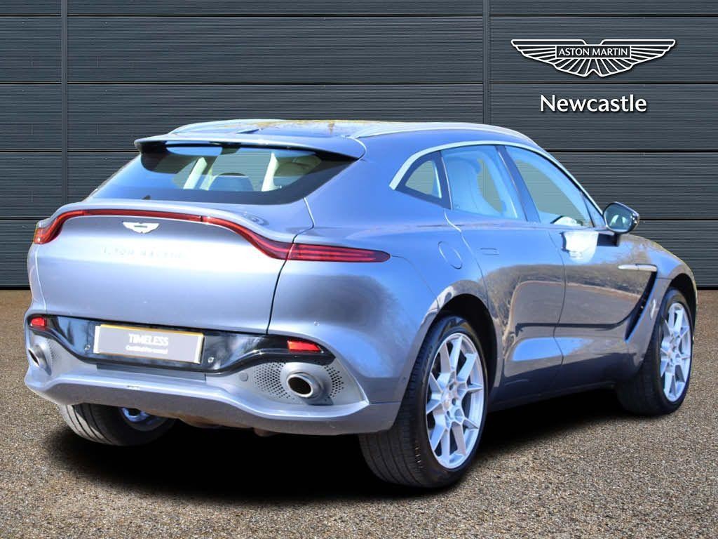 Aston Martin DBX Image 3