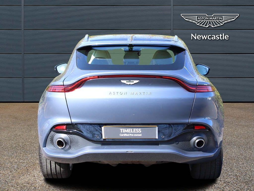 Aston Martin DBX Image 4