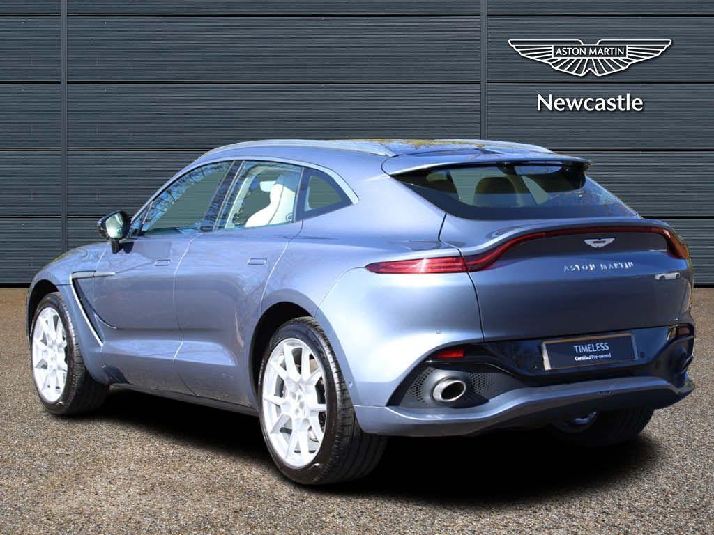 Aston Martin DBX Image 5