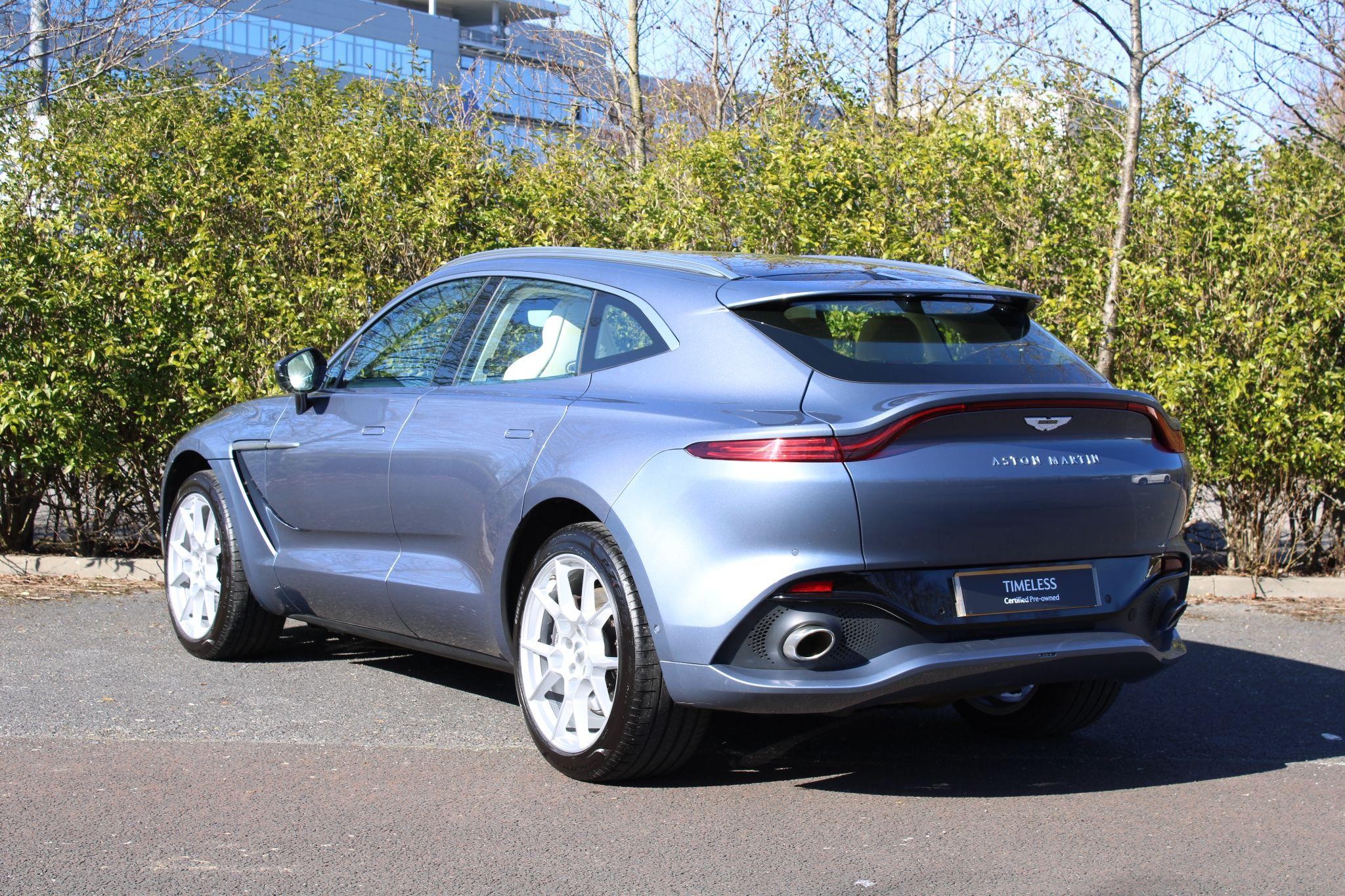 Aston Martin DBX Image 12