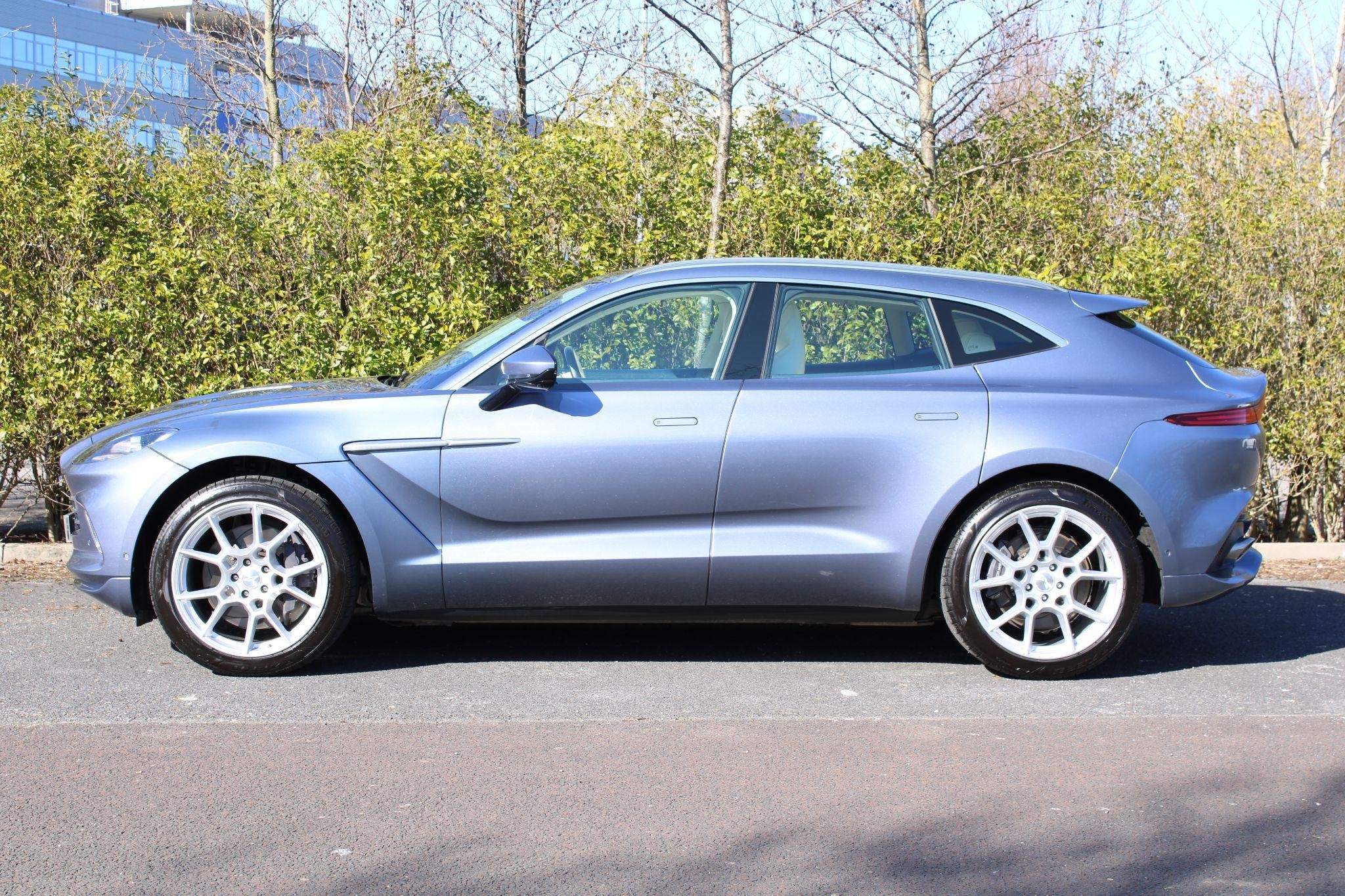 Aston Martin DBX Image 13