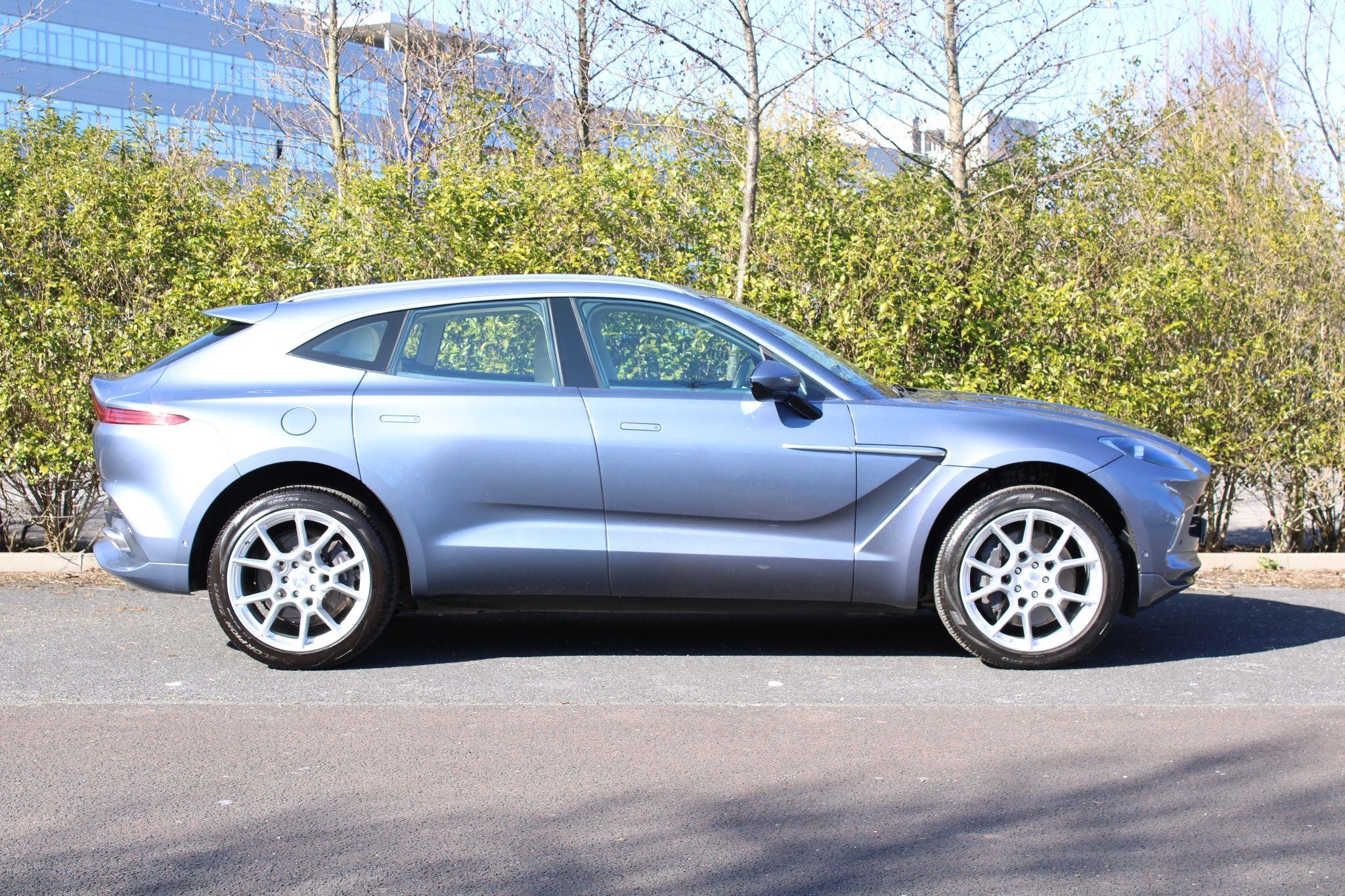 Aston Martin DBX Image 15