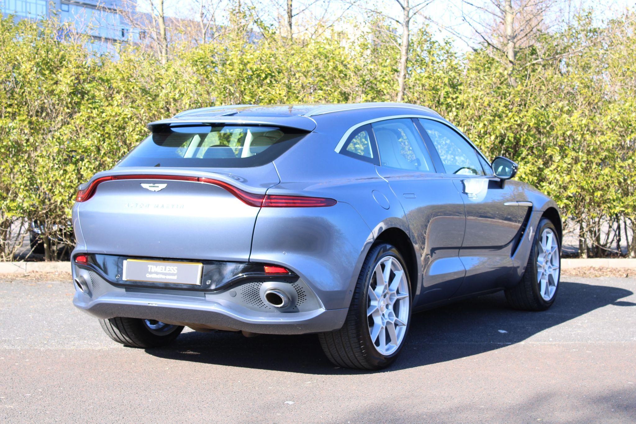 Aston Martin DBX Image 16