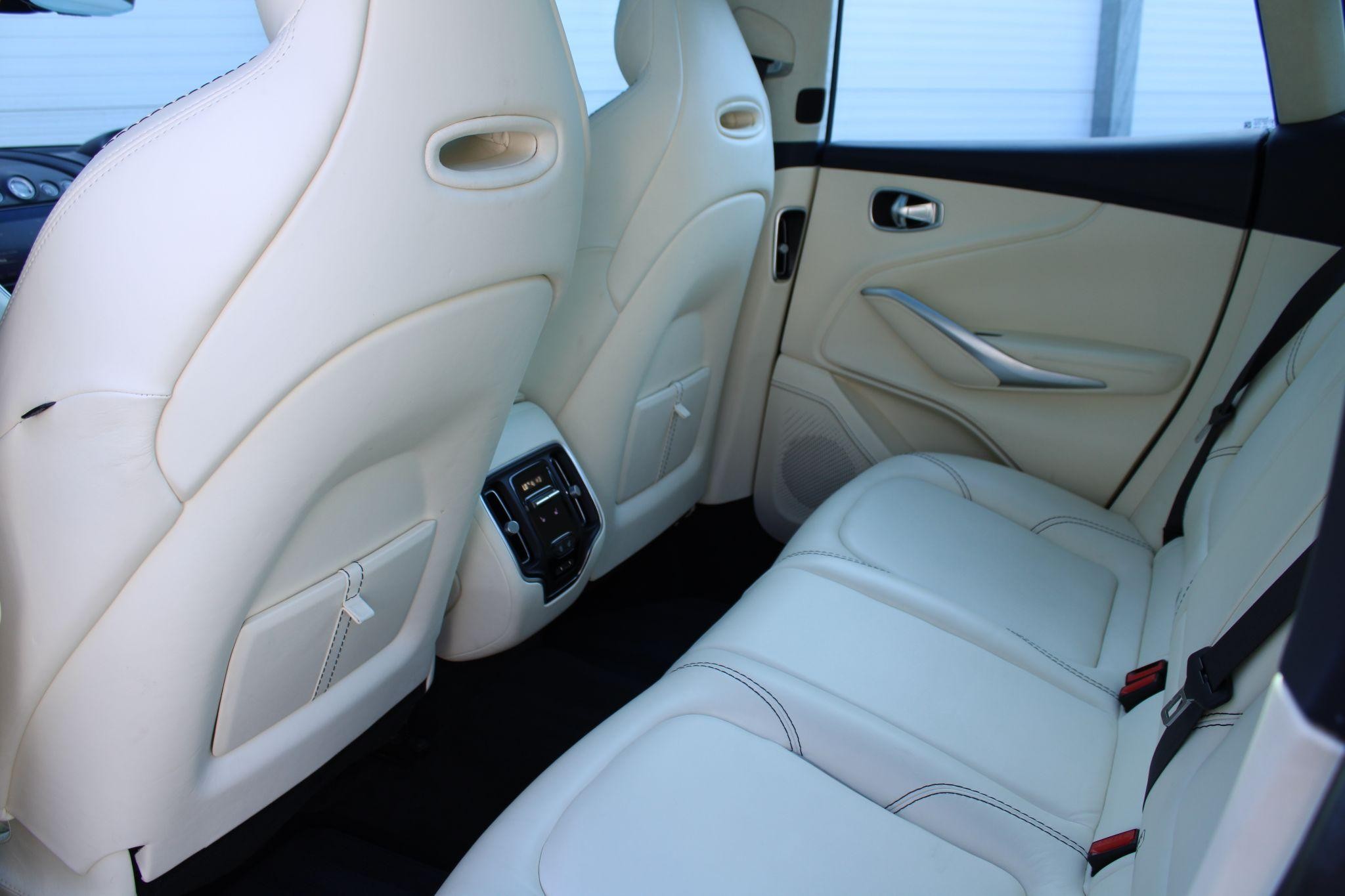 Aston Martin DBX Image 20