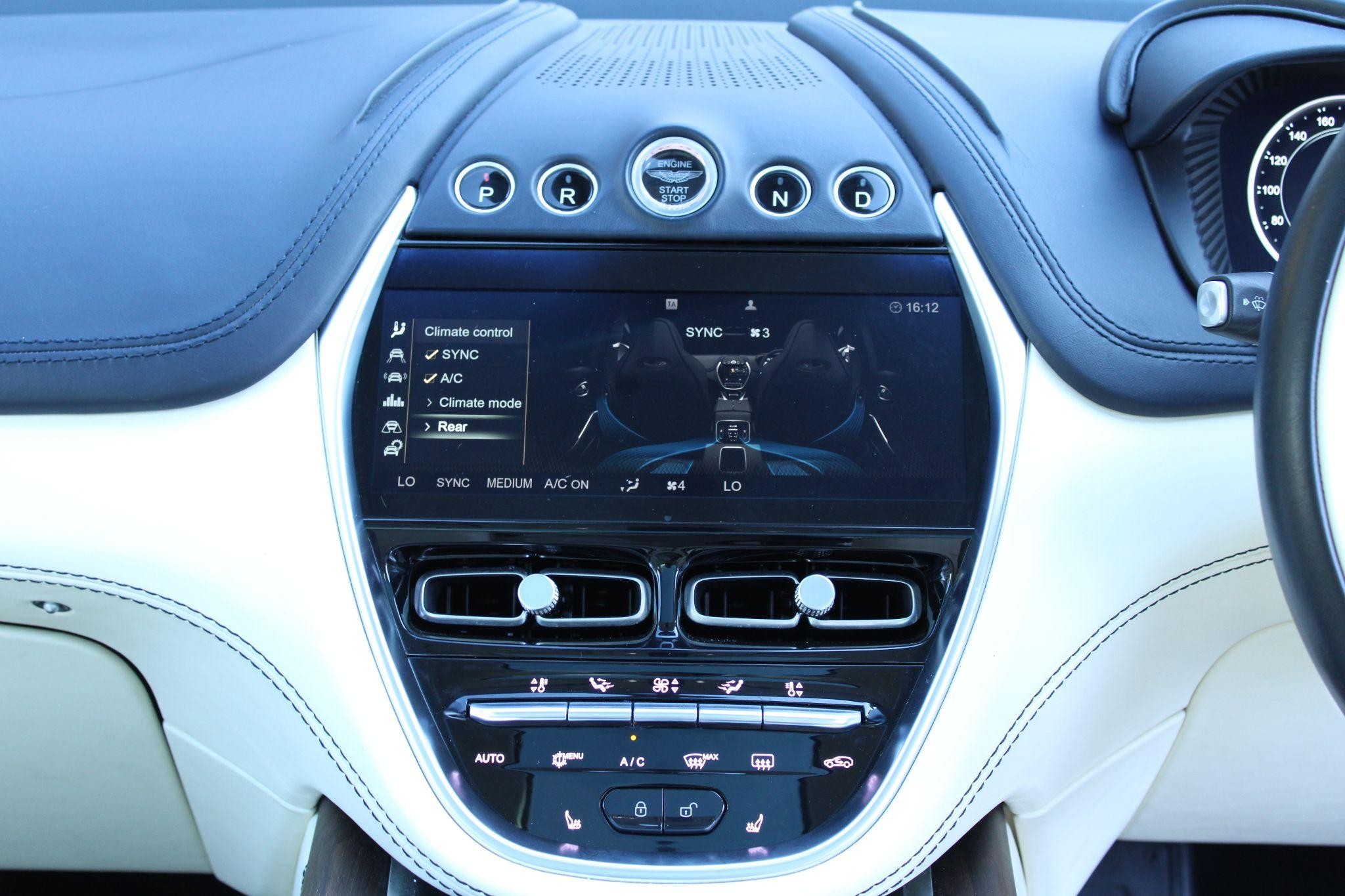 Aston Martin DBX Image 26