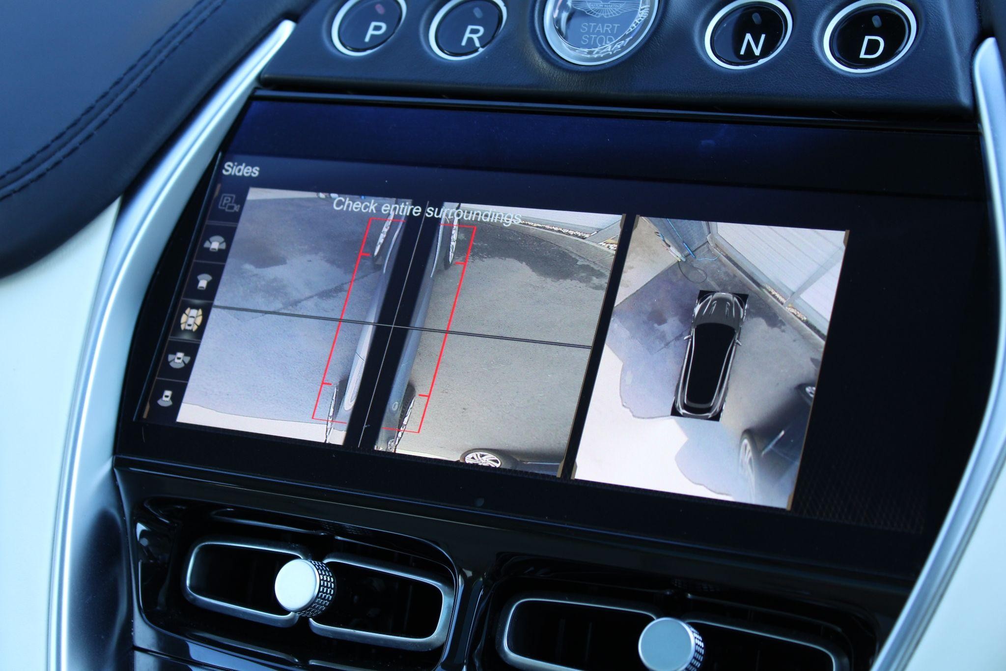 Aston Martin DBX Image 27
