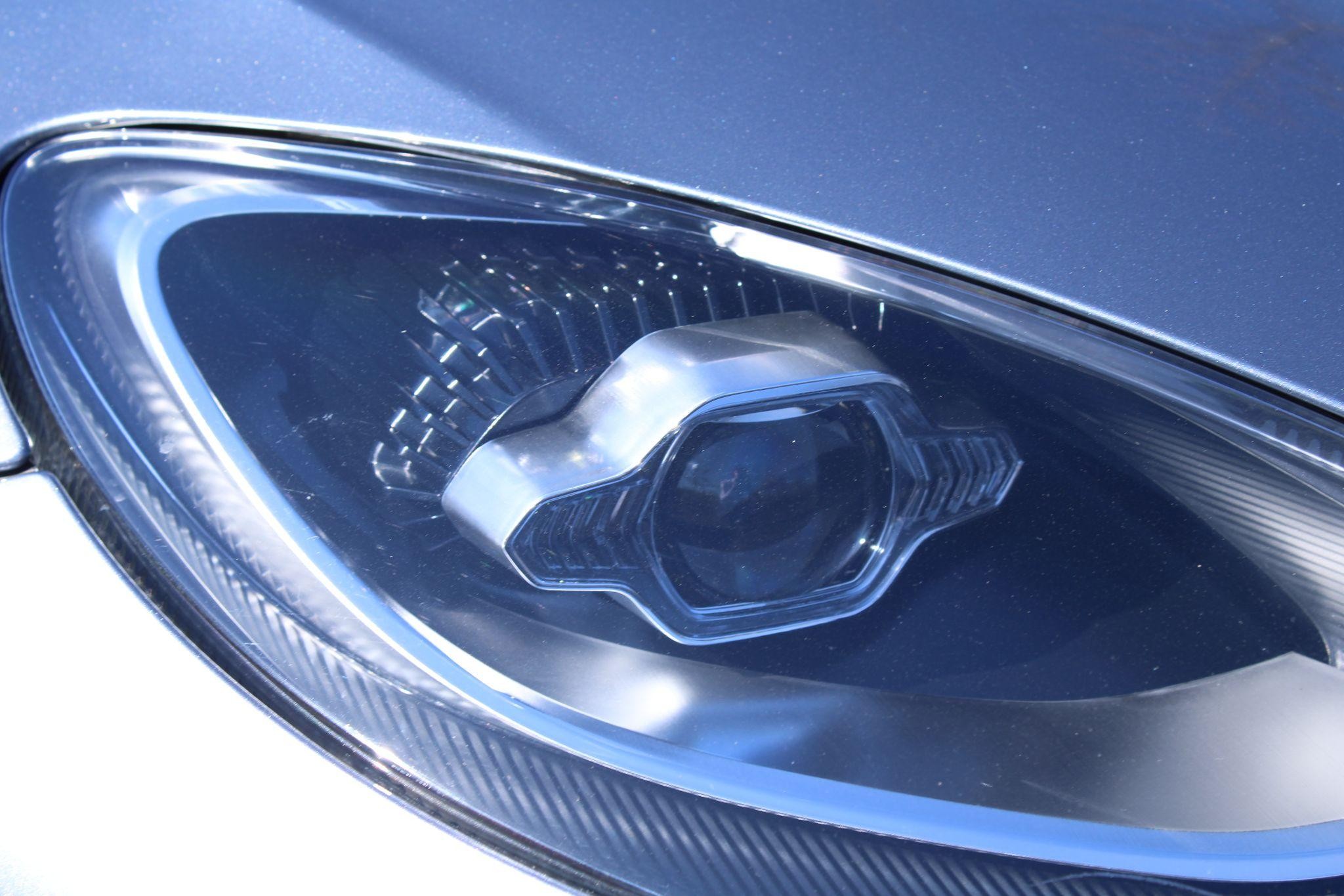 Aston Martin DBX Image 36