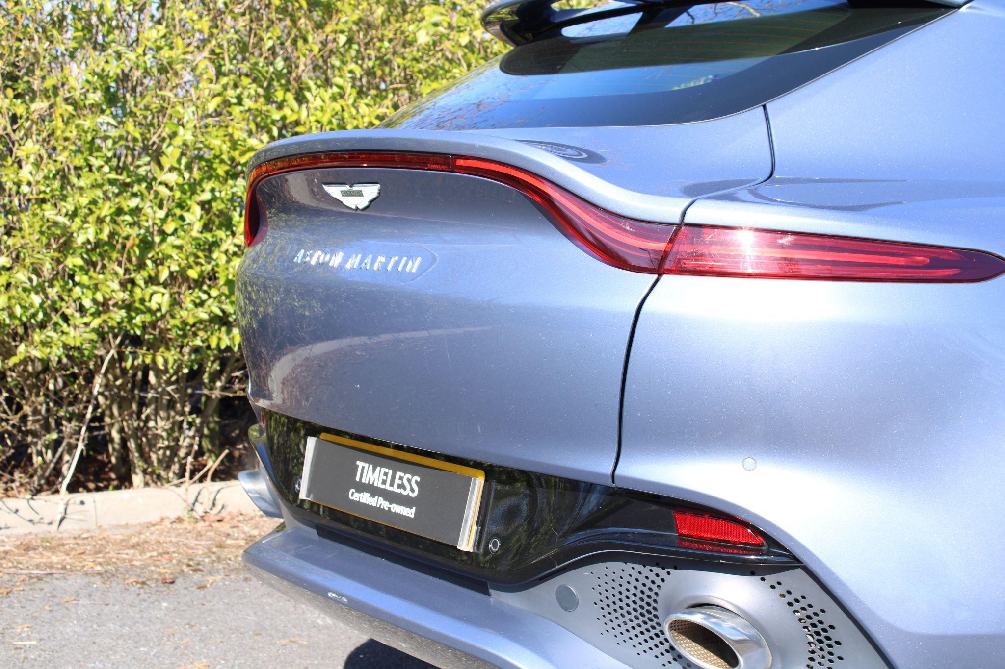 Aston Martin DBX Image 38