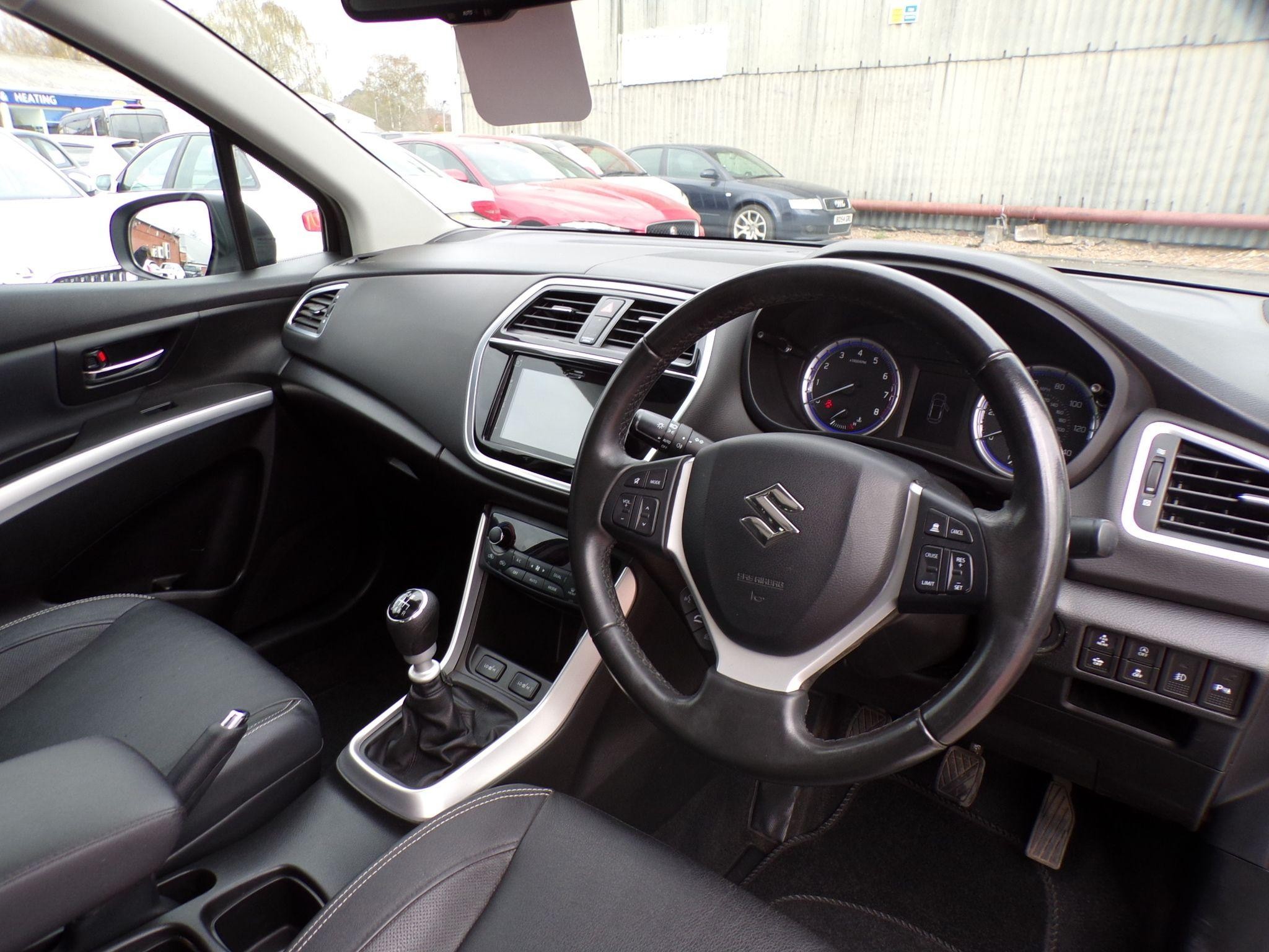 Suzuki SX4 S-Cross Image 14