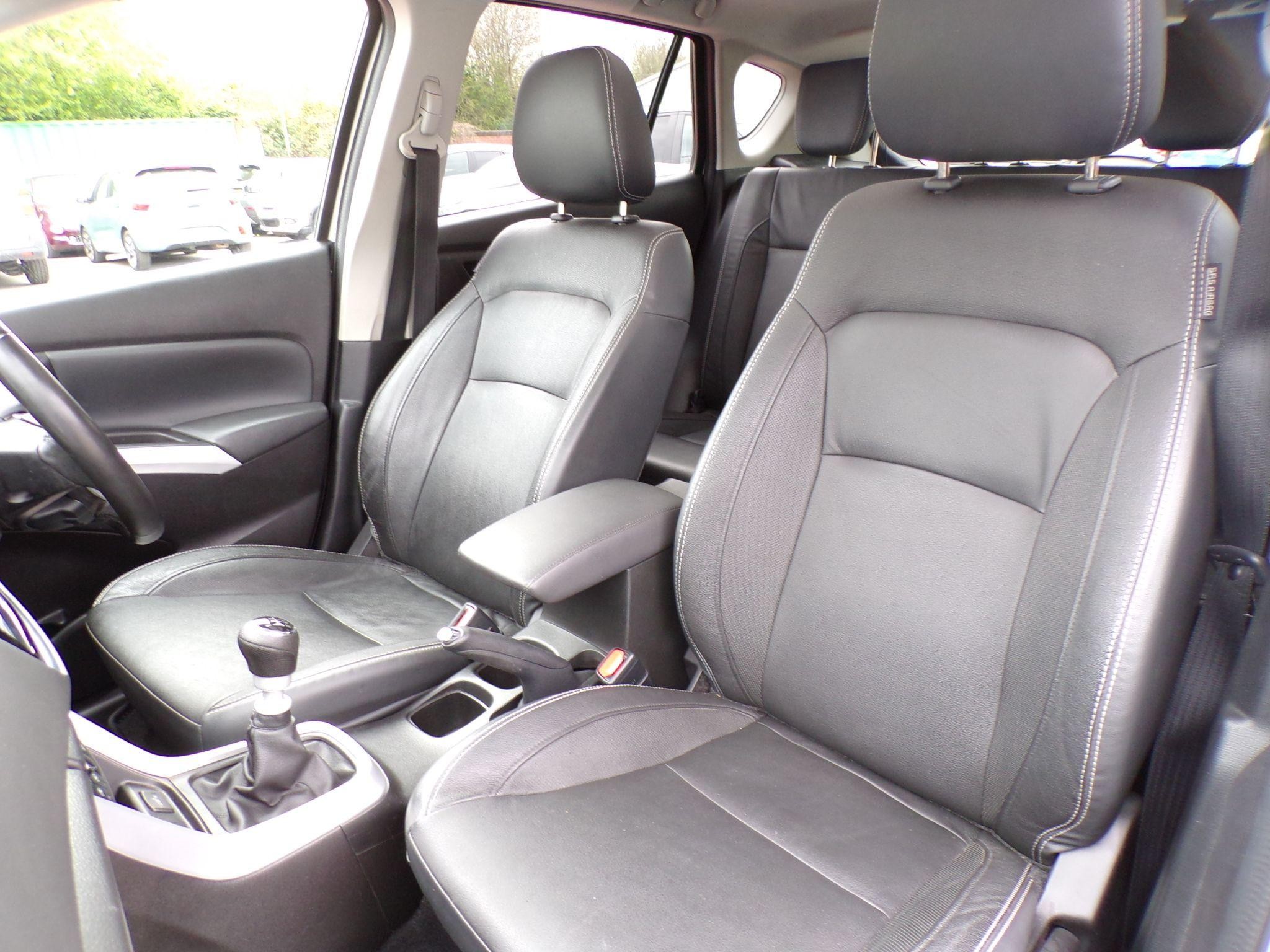 Suzuki SX4 S-Cross Image 16