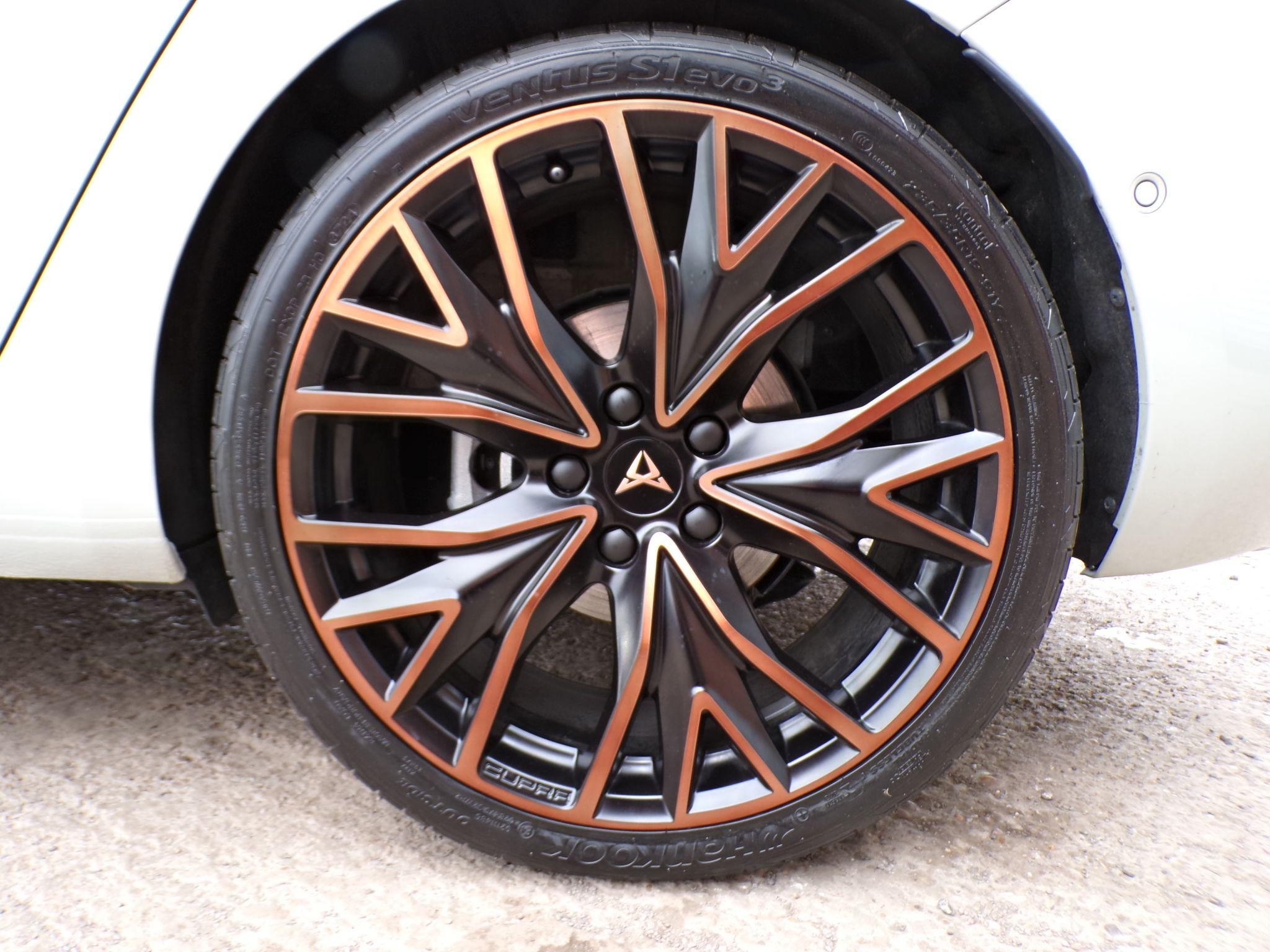 CUPRA Leon Image 9