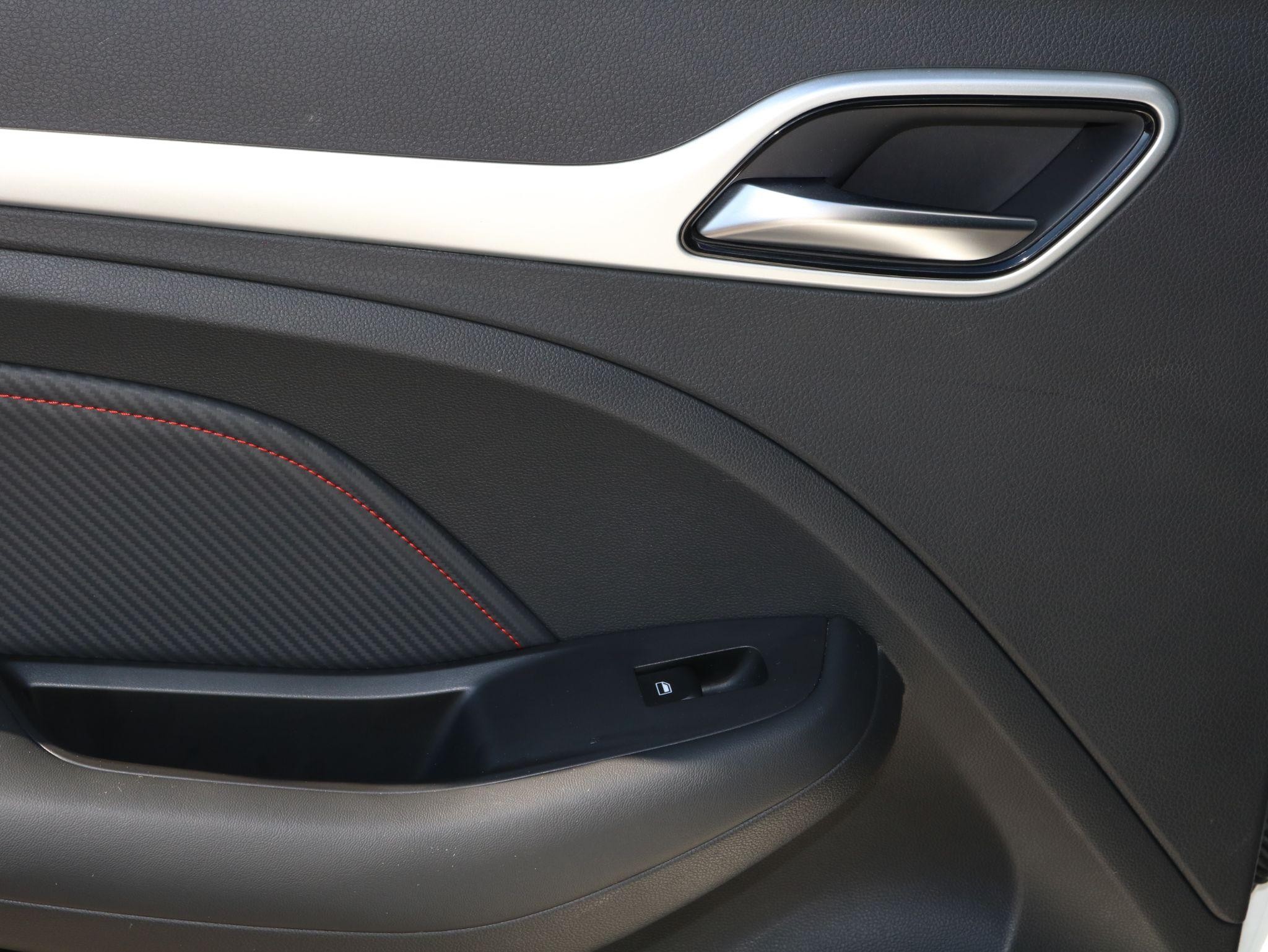 MG ZS Image 25